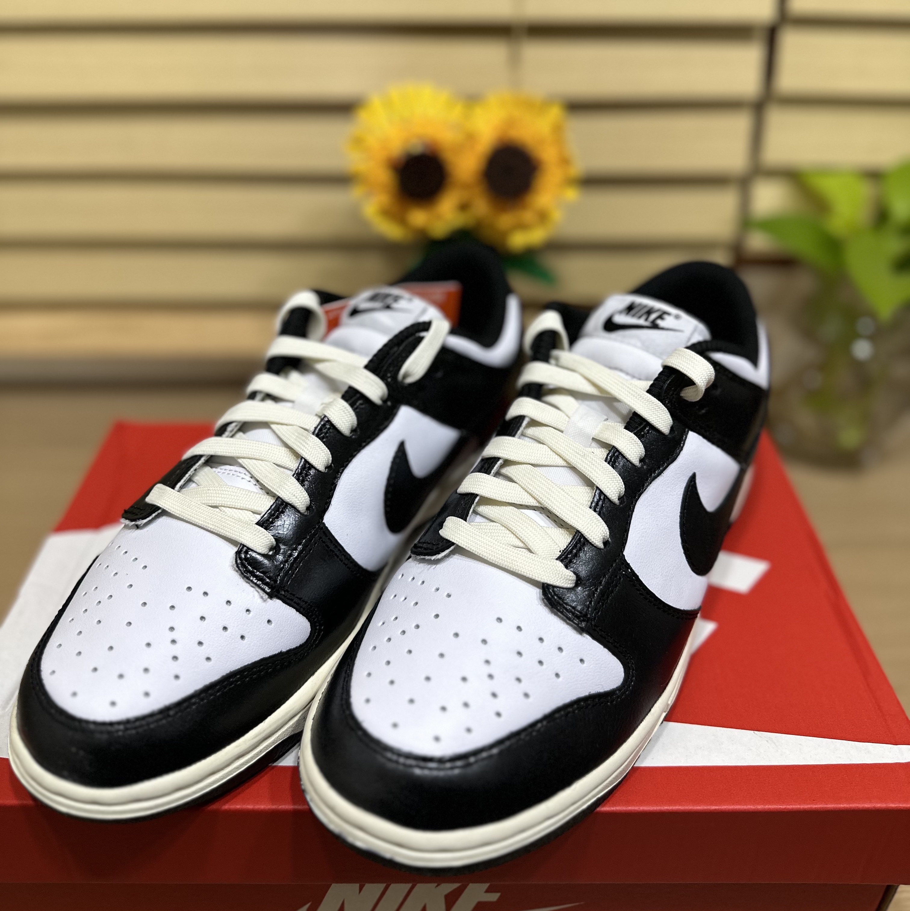 (W) Nike Dunk Low Vintage Black and White 착용 스타일