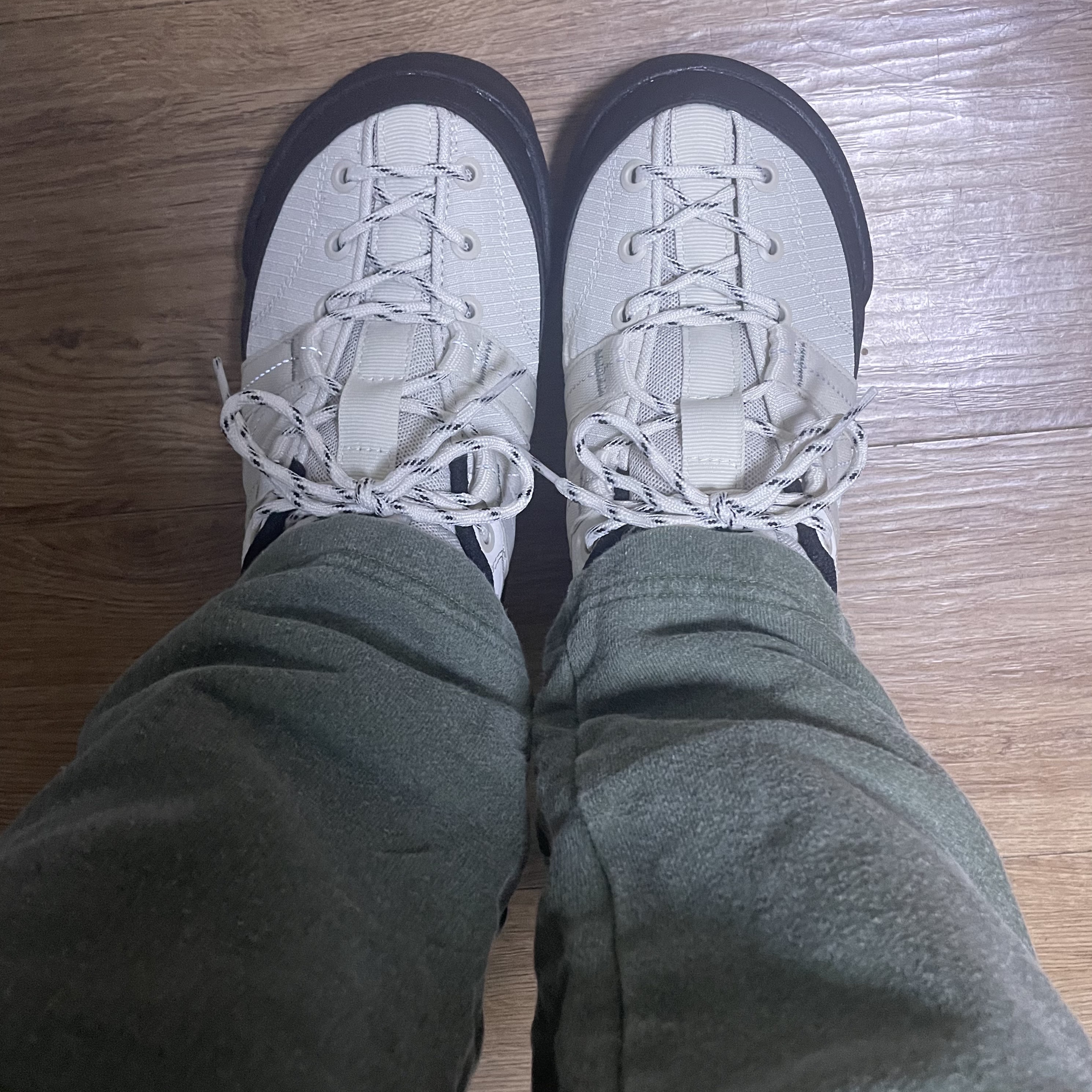 New Balance CRV Mule V2 Ivory 착용 스타일 - 2