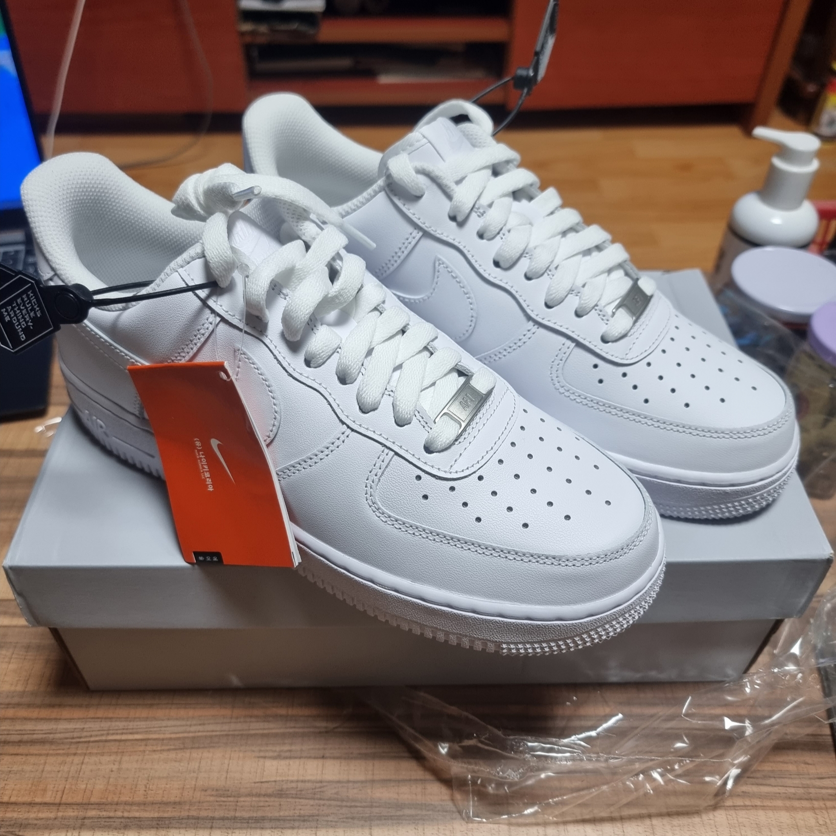 Nike Air Force 1 '07 Low White 착용 스타일 - 3