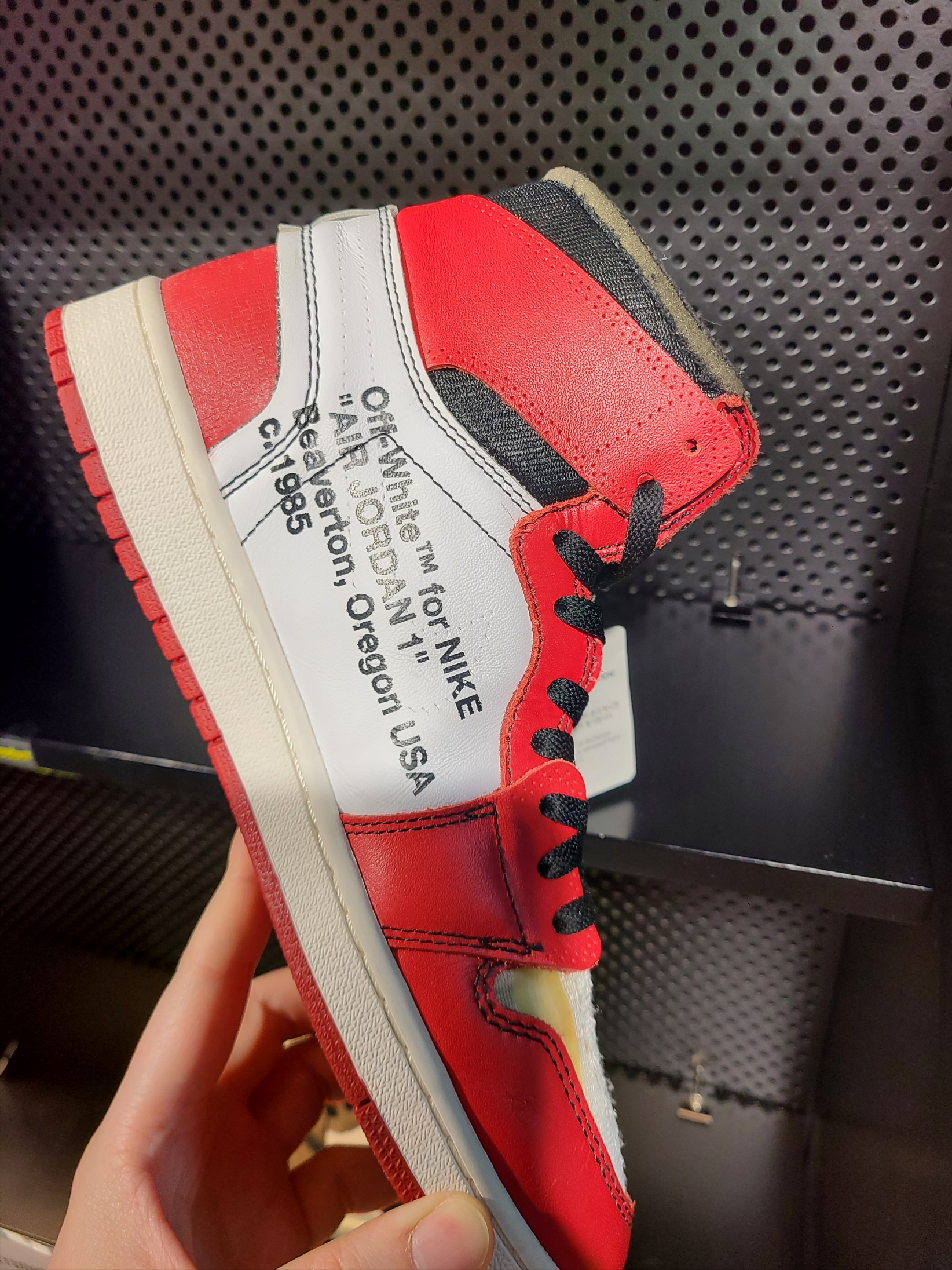 Jordan 1 x Off-White Retro High Chicago The Ten, Nike Heritage 86 Corduroy Cap White 착용 스타일 - 2