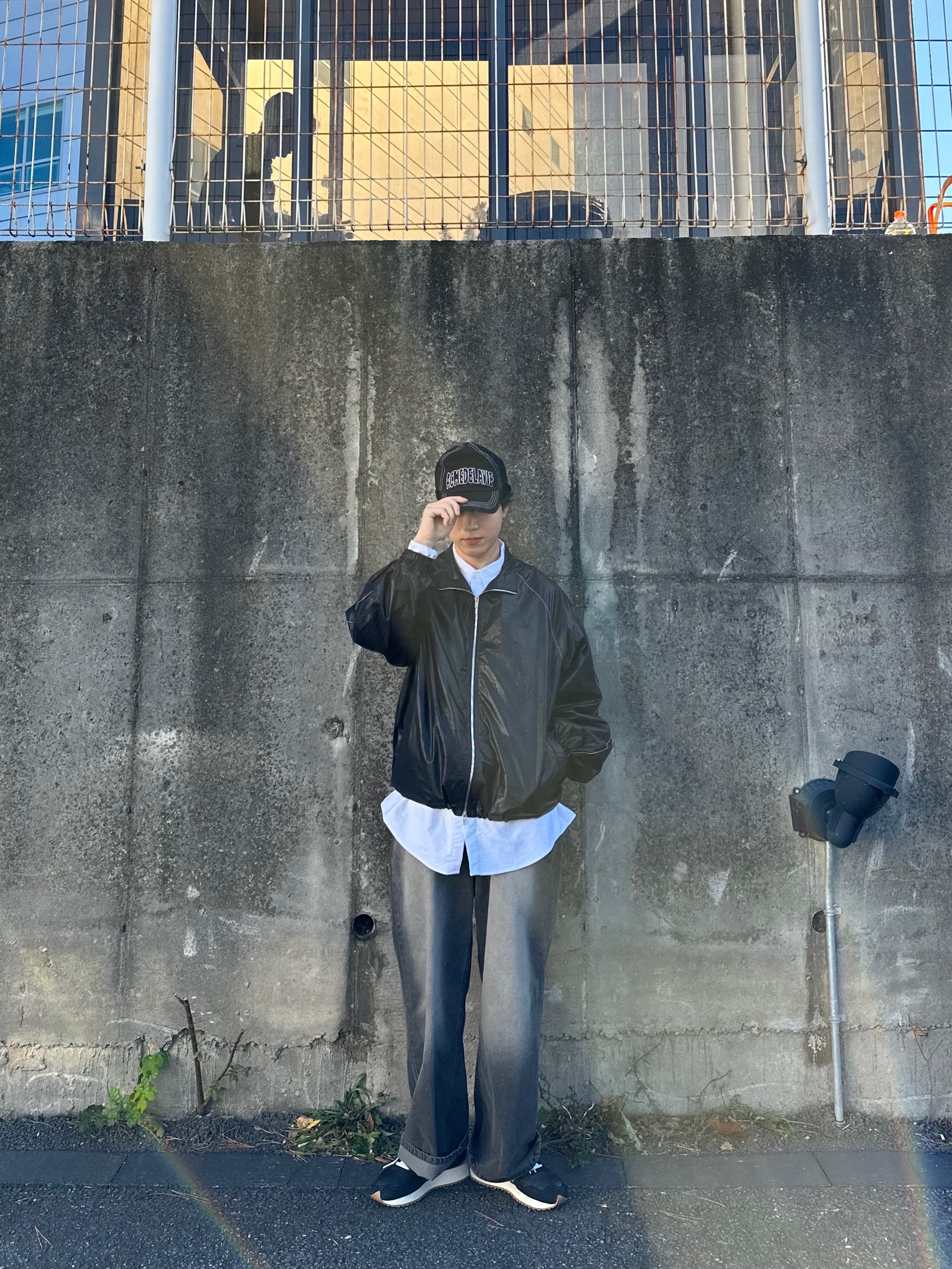 (W) Matin Kim Logo Coating Jumper Black, New Balance 237 Black White 착용 스타일 - 7