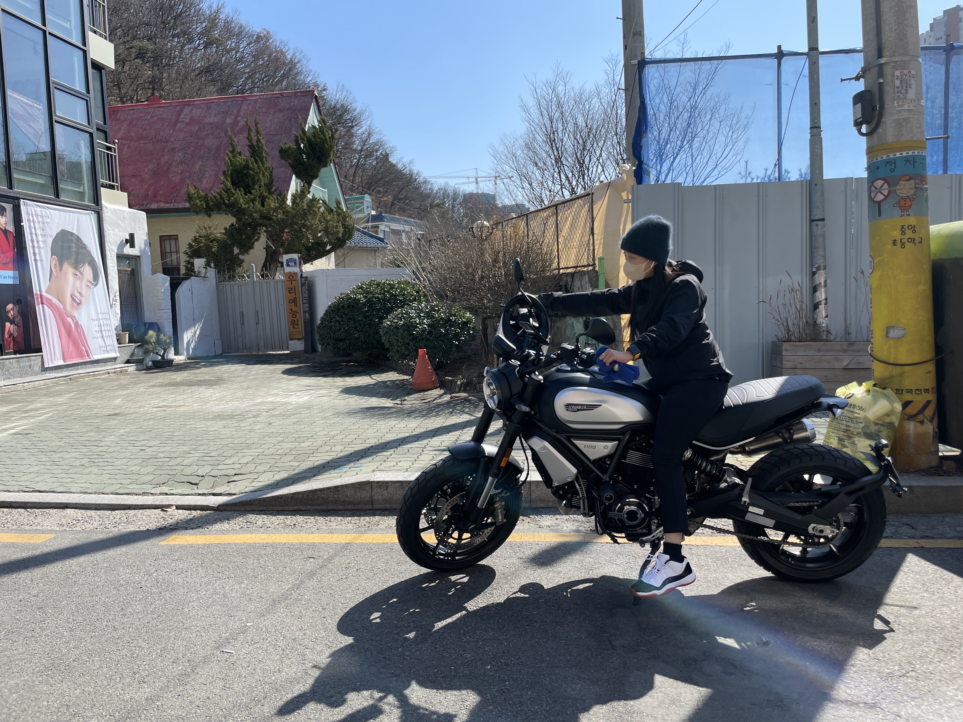 (GS) Jordan 11 Retro Low Concord Bred, Arc'teryx Atom Hoody Black 착용 스타일