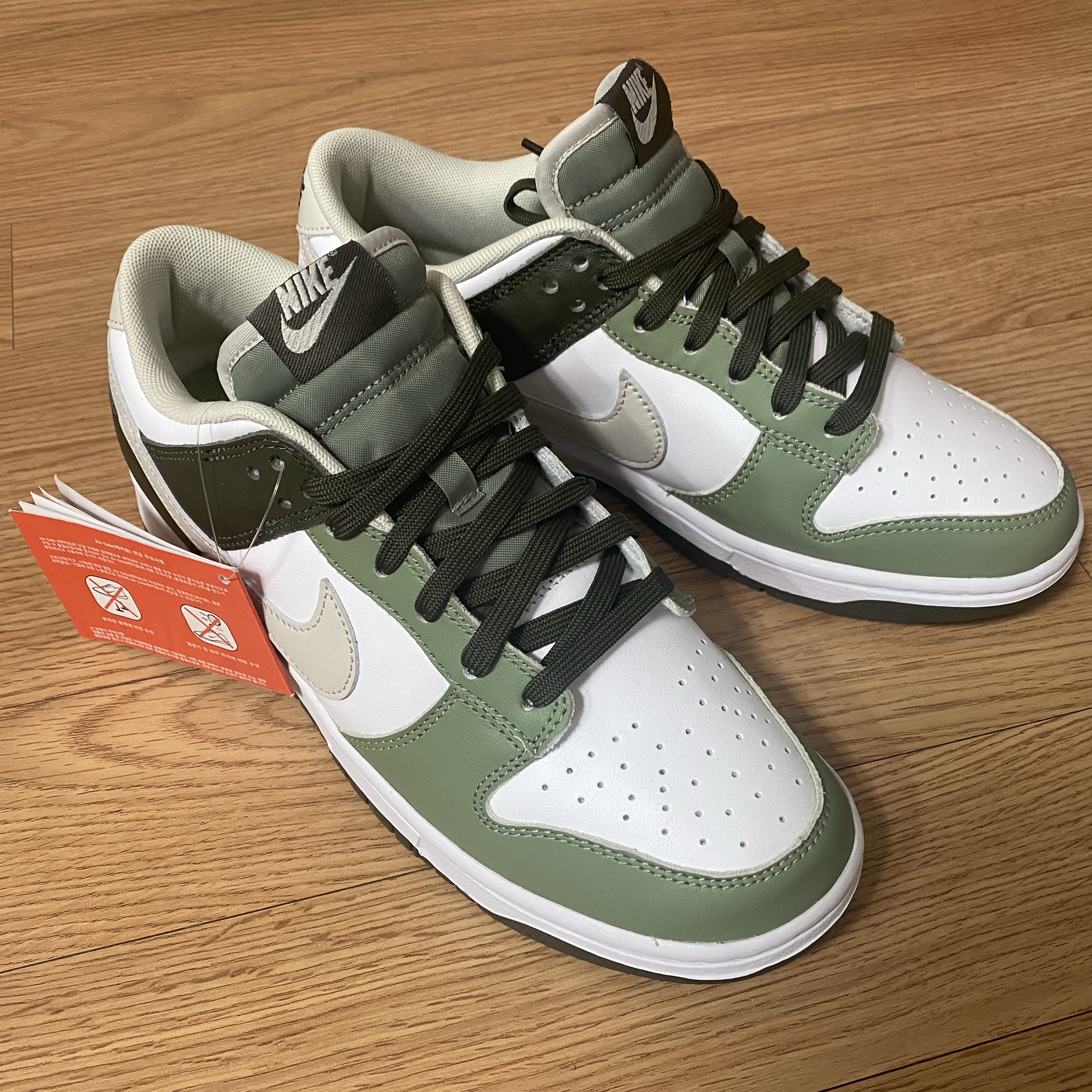 Nike Dunk Low Oil Green 착용 스타일
