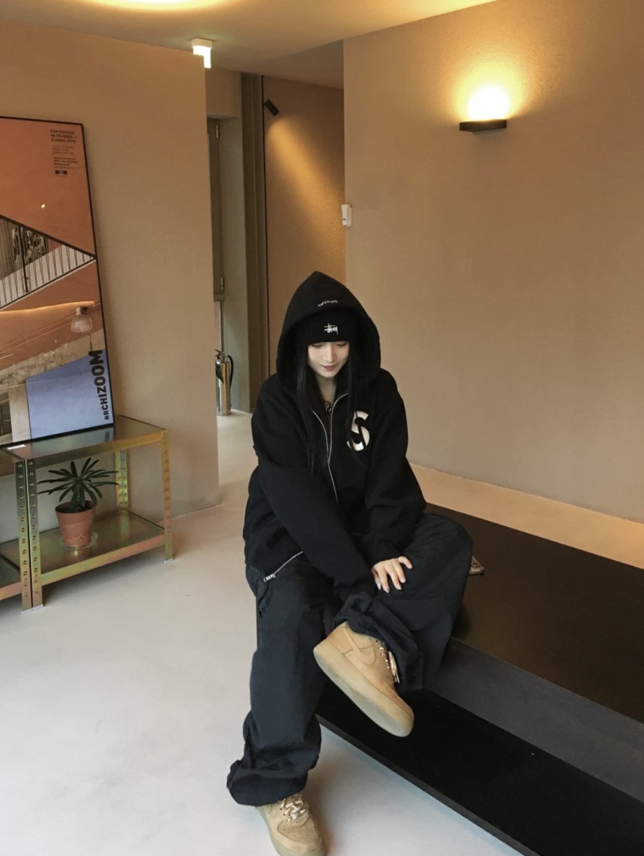 Supreme S Logo Zip Up Hooded Sweatshirt Black - 23FW, Supreme Snap Off Baggy Jean Washed Blue - 23FW 착용 스타일 - 4