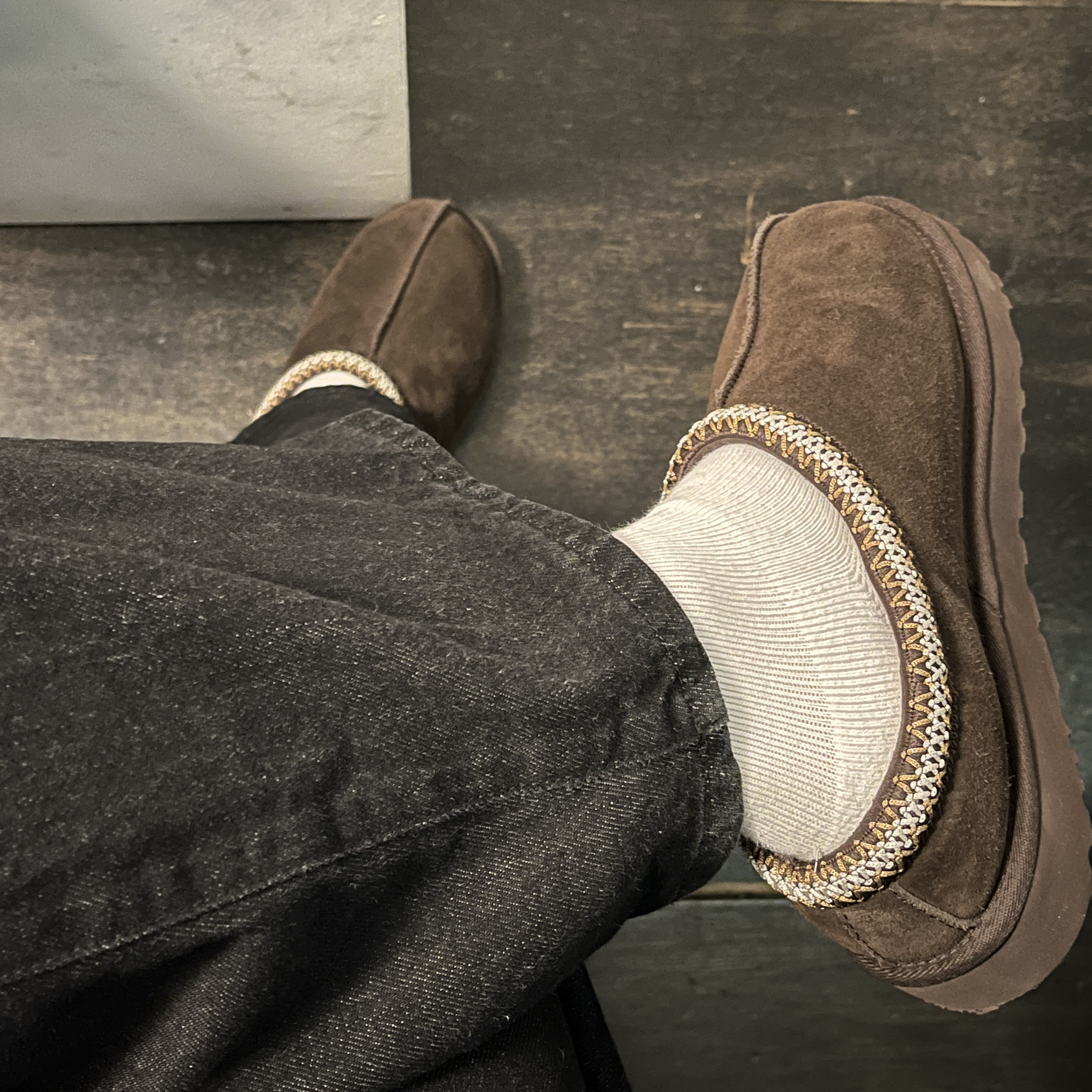 UGG Tasman Slipper Dusted Cocoa 착용 스타일