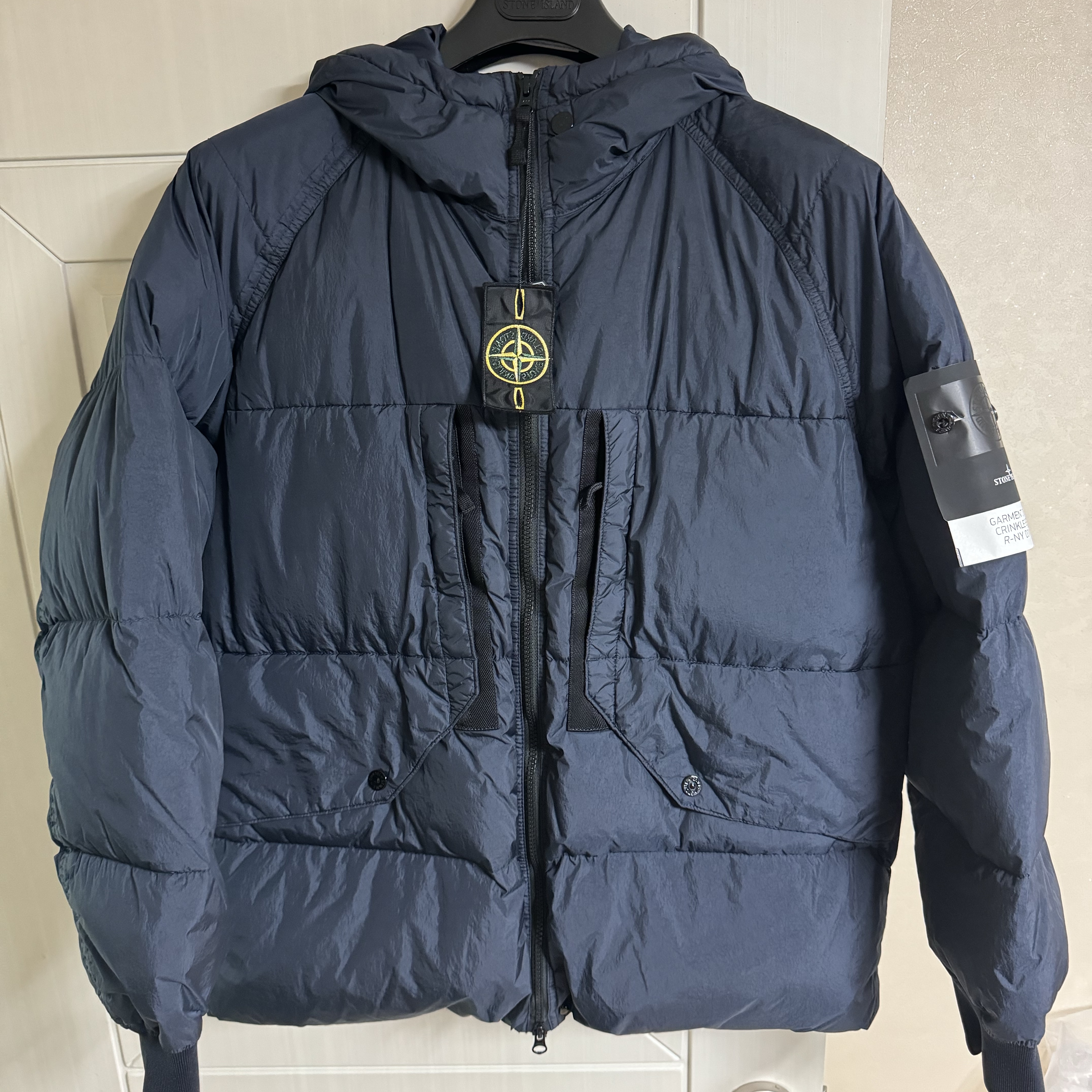 Stone Island 40723 Garment Dyed Crinkle Reps Recycled Nylon Down Jacket Blue - 23FW 착용 스타일
