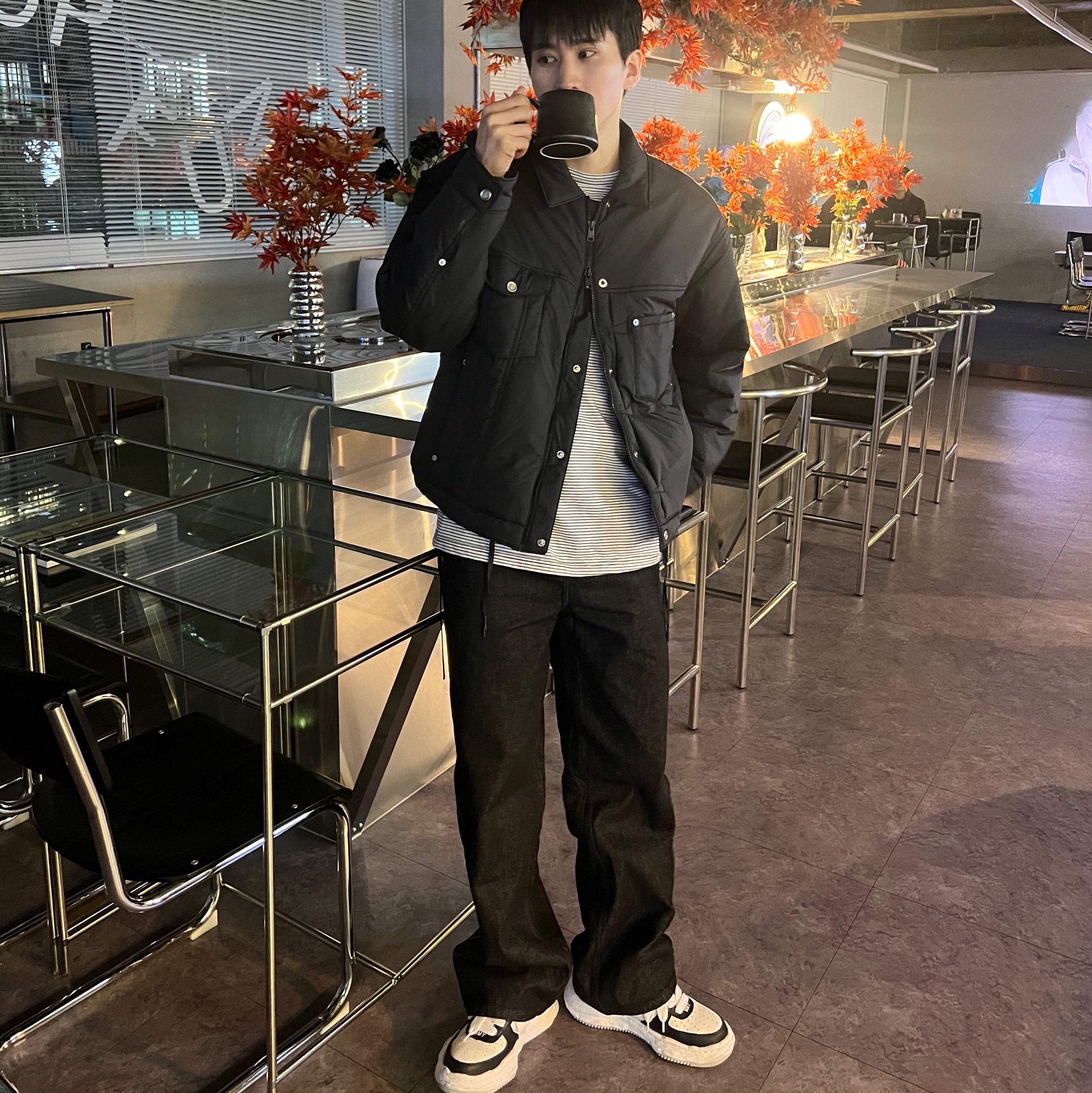 Maison Mihara Yasuhiro Wayne OG Sole Leather Low-top Sneakers Black White 착용 스타일