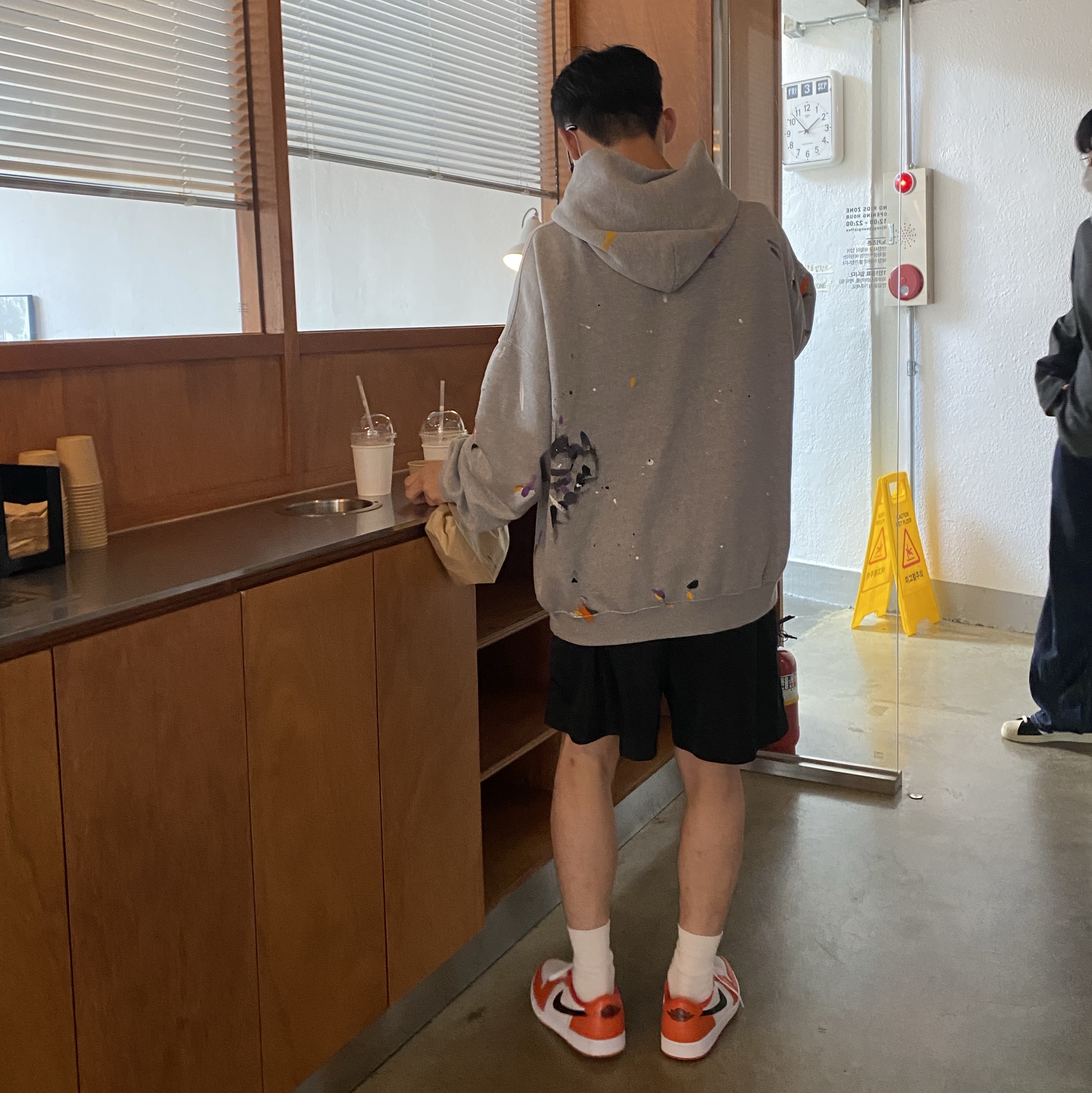 Jordan 1 Low OG Starfish 착용 스타일 - 2