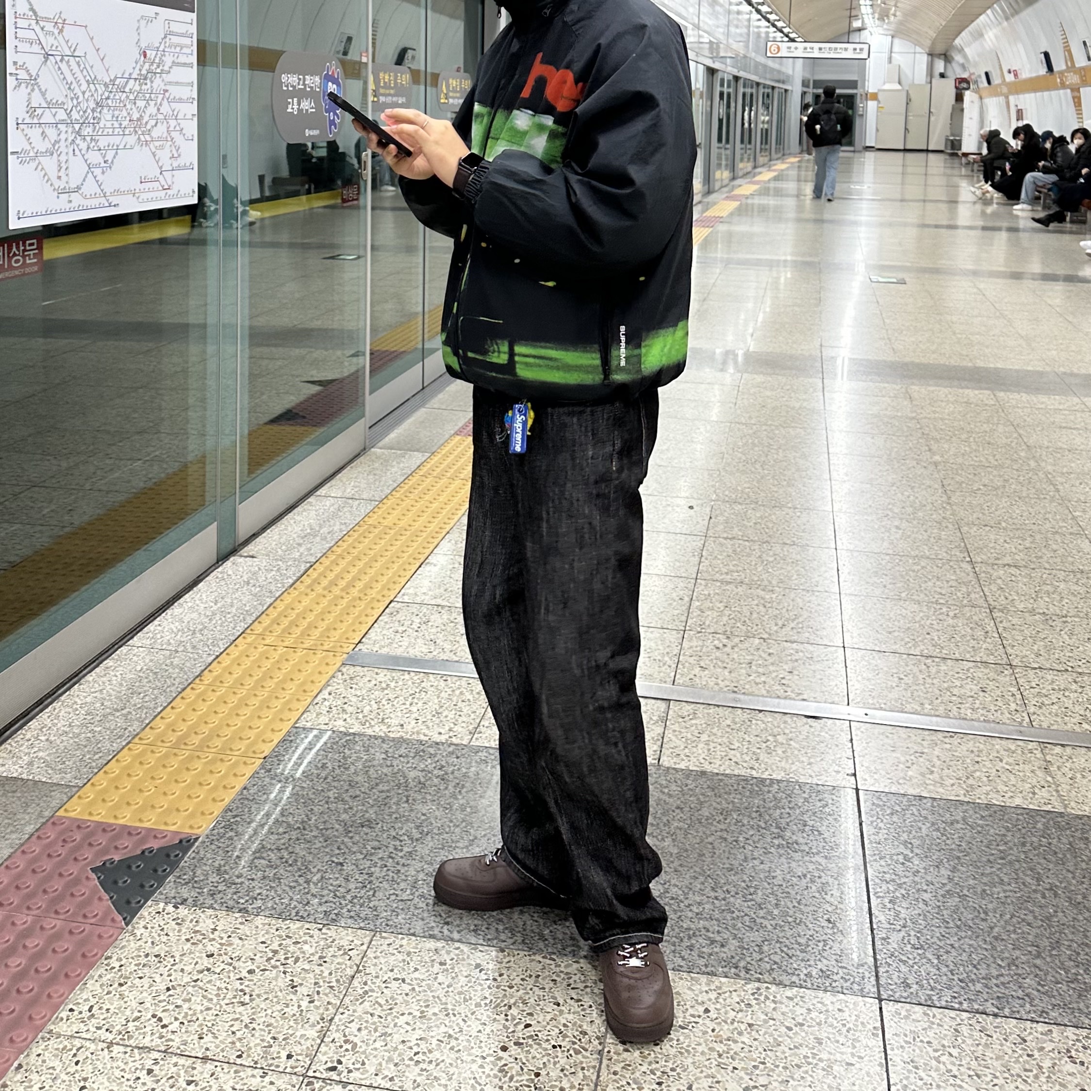 Stussy Mossy Oak Down Puffer Jacket Camo, Supreme Classic Logo 6-Panel Black - 23SS 착용 스타일 - 4