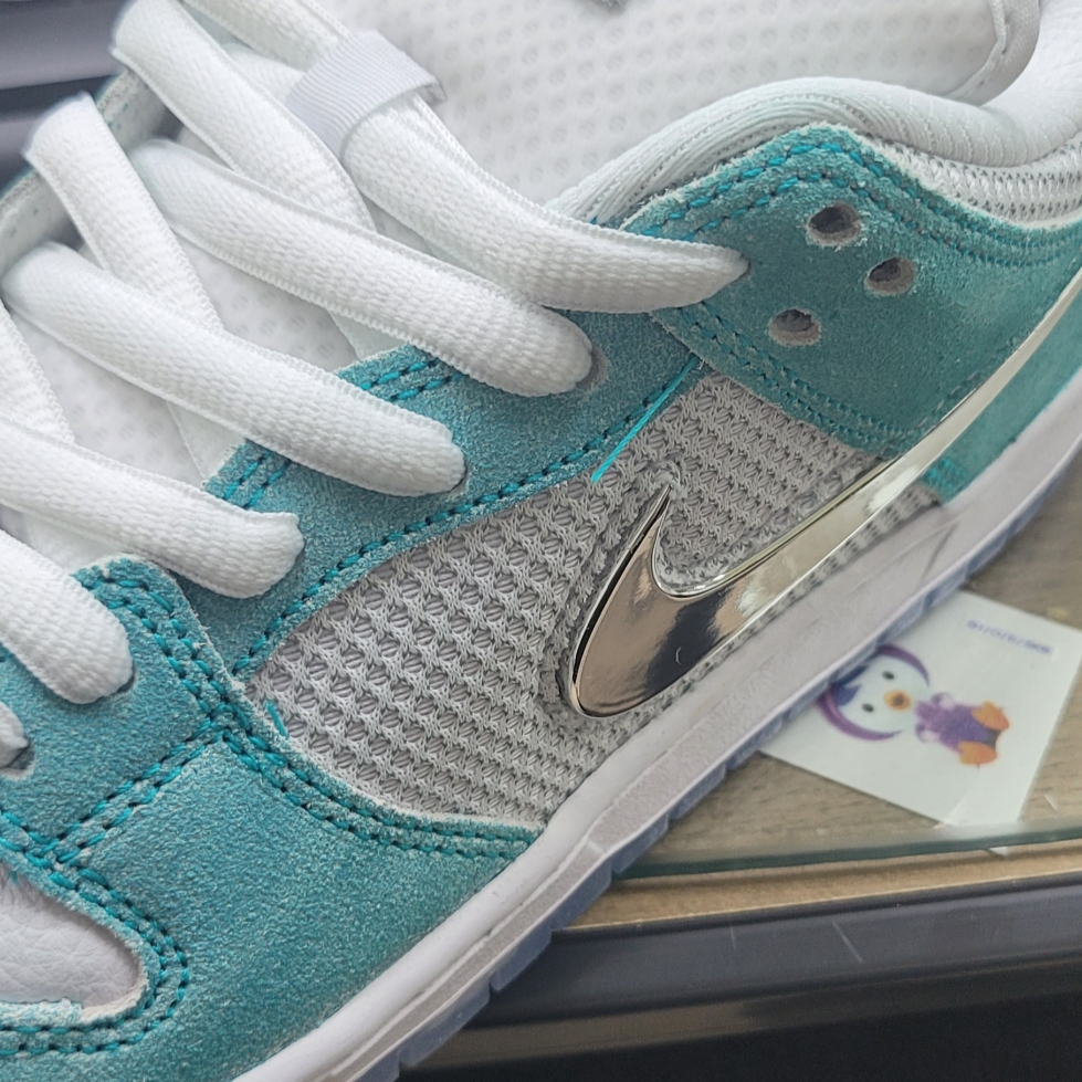 Nike x April Skateboards SB Dunk Low Pro QS Racer Blue Metallic Silver 착용 스타일 - 2
