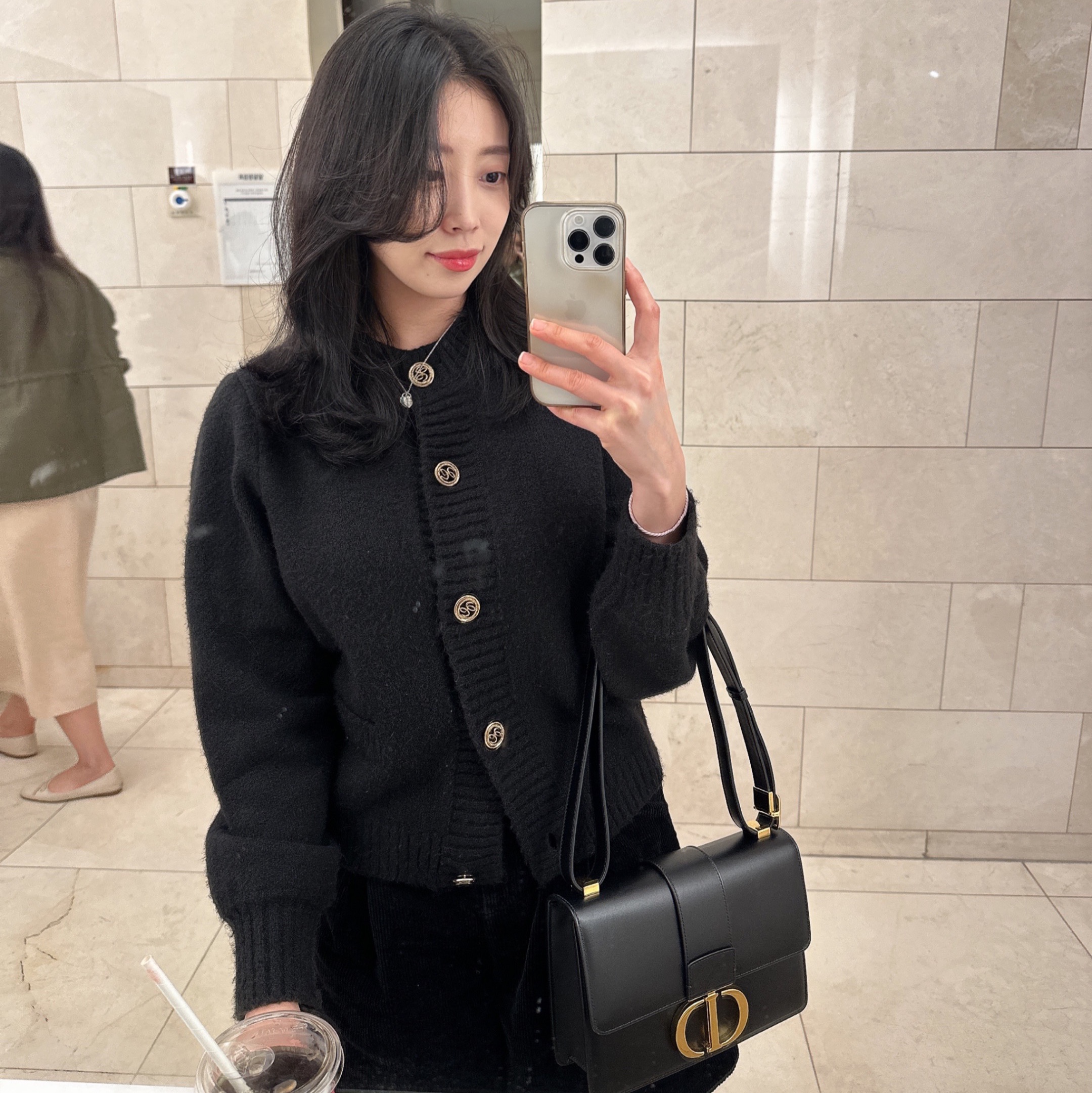 Dior 30 Montaigne Chain Bag Lambskin Black, Tiffany & Co. Return To Tiffany Blue Double Heart Tag Pendant Mini Silver 착용 스타일