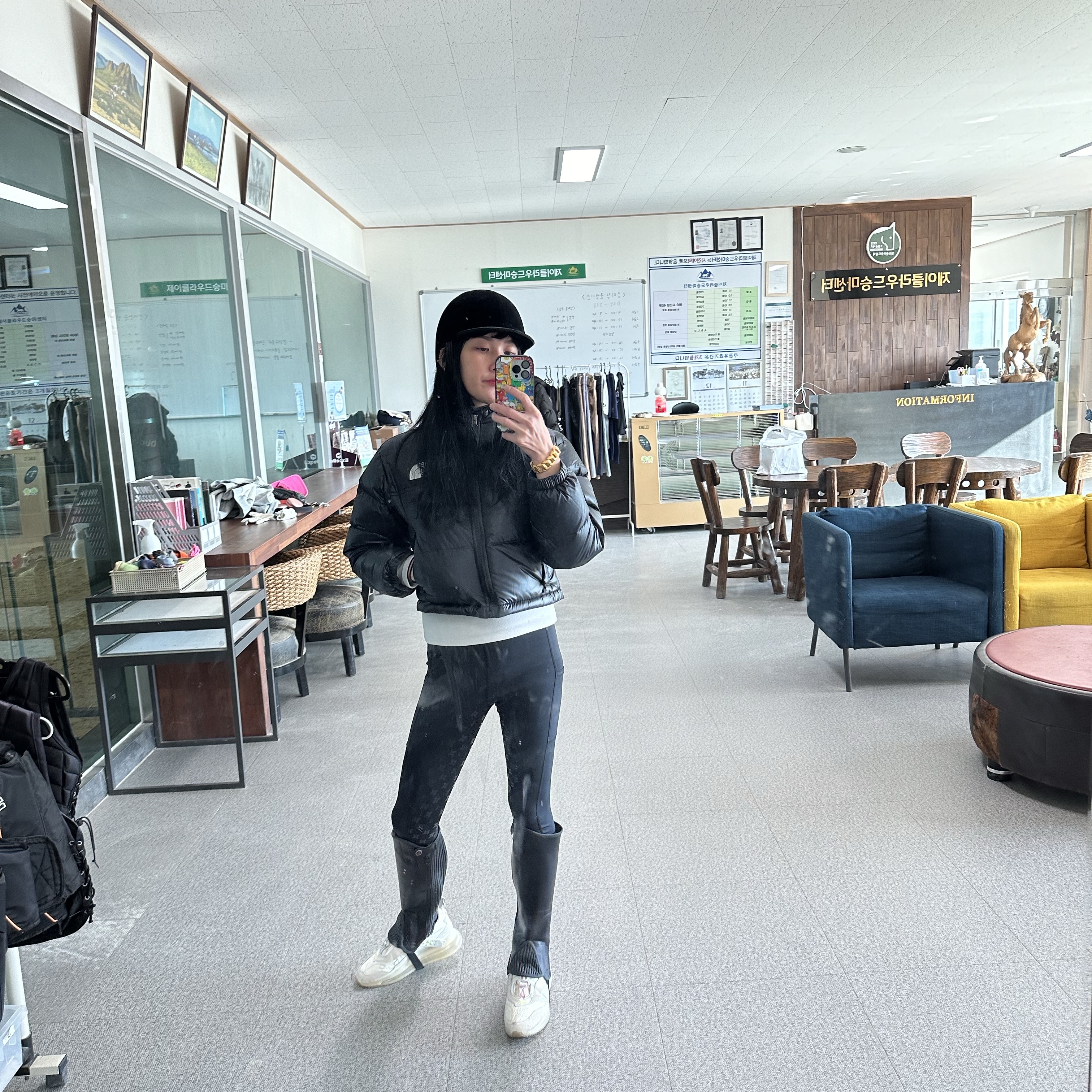 (W) The North Face Nuptse Short Jacket Black 착용 스타일