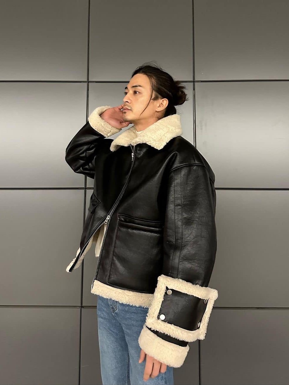 Haleine Shearing Crop Blouson Black 착용 스타일 - 3