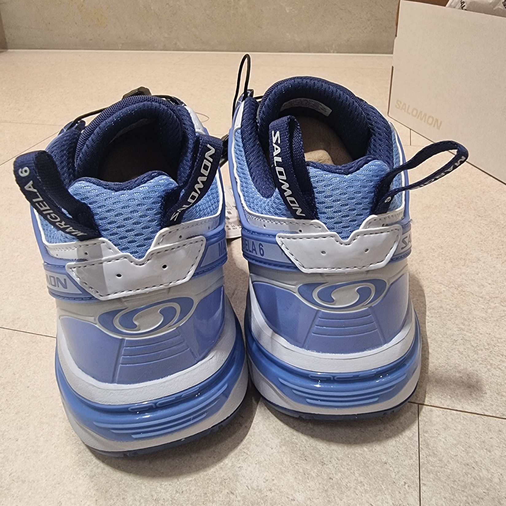 Salomon x MM6 Maison Margiela ACS Pro Light Blue 착용 스타일 - 4