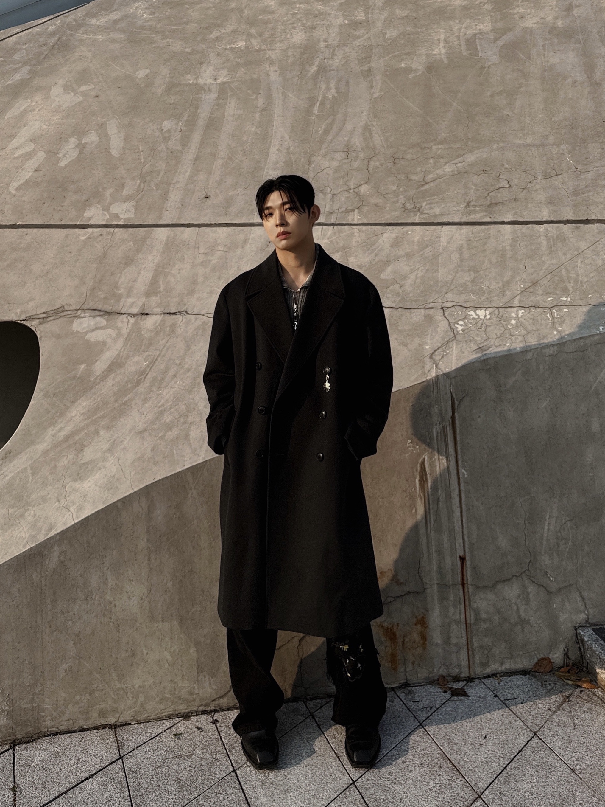 [KREAM 단독] STU Flower Metal Charm 착용 스타일 - 3