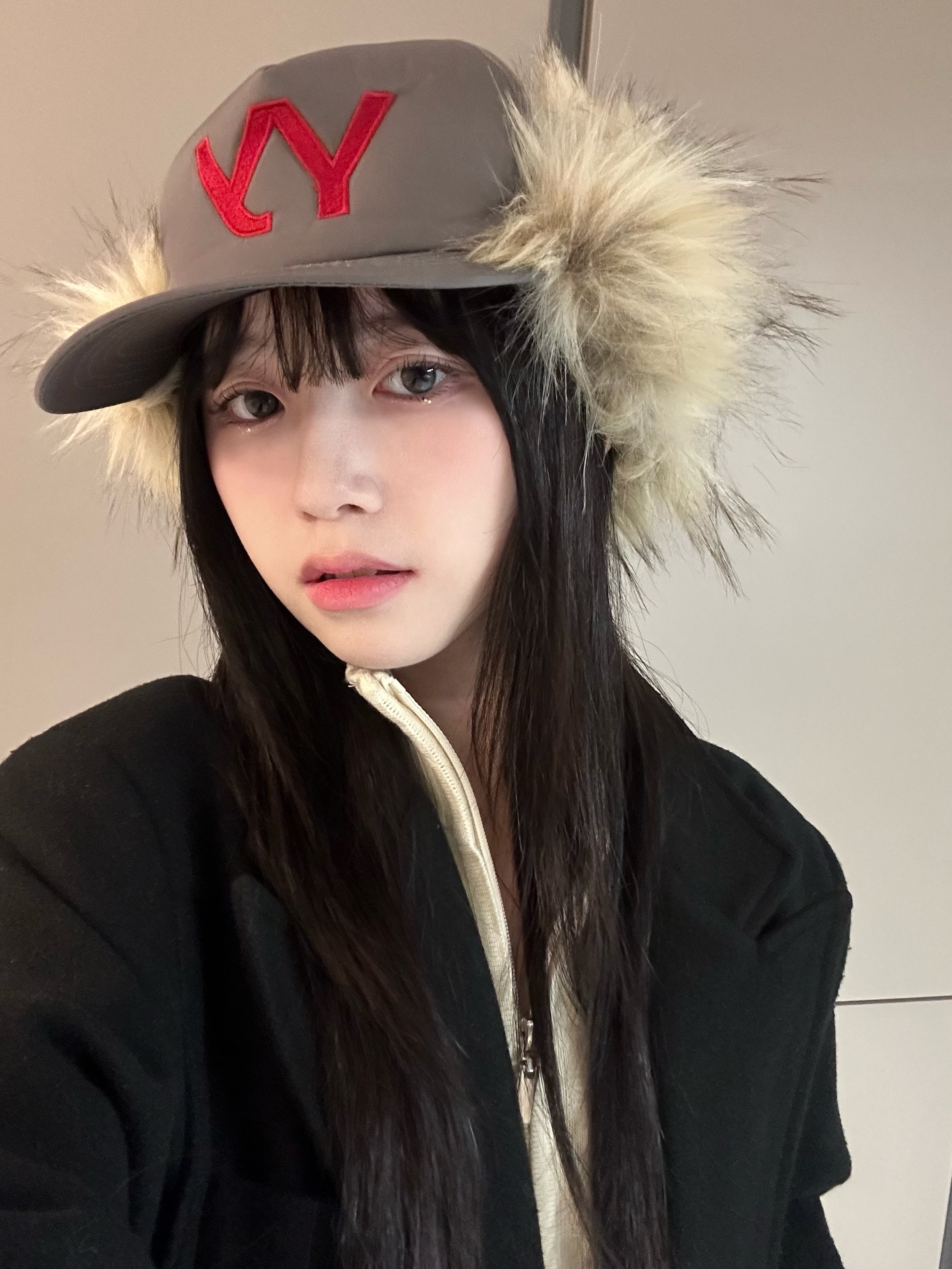Open Yy Faux Fur Earflap Cap Khaki 착용 스타일 - 2