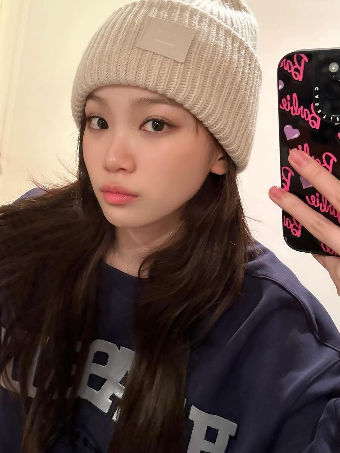 Acne Studios Large Face Logo Beanie Grey Melange, Acne Studios Large Face Logo Beanie Oatmeal Melange 착용 스타일 - 3