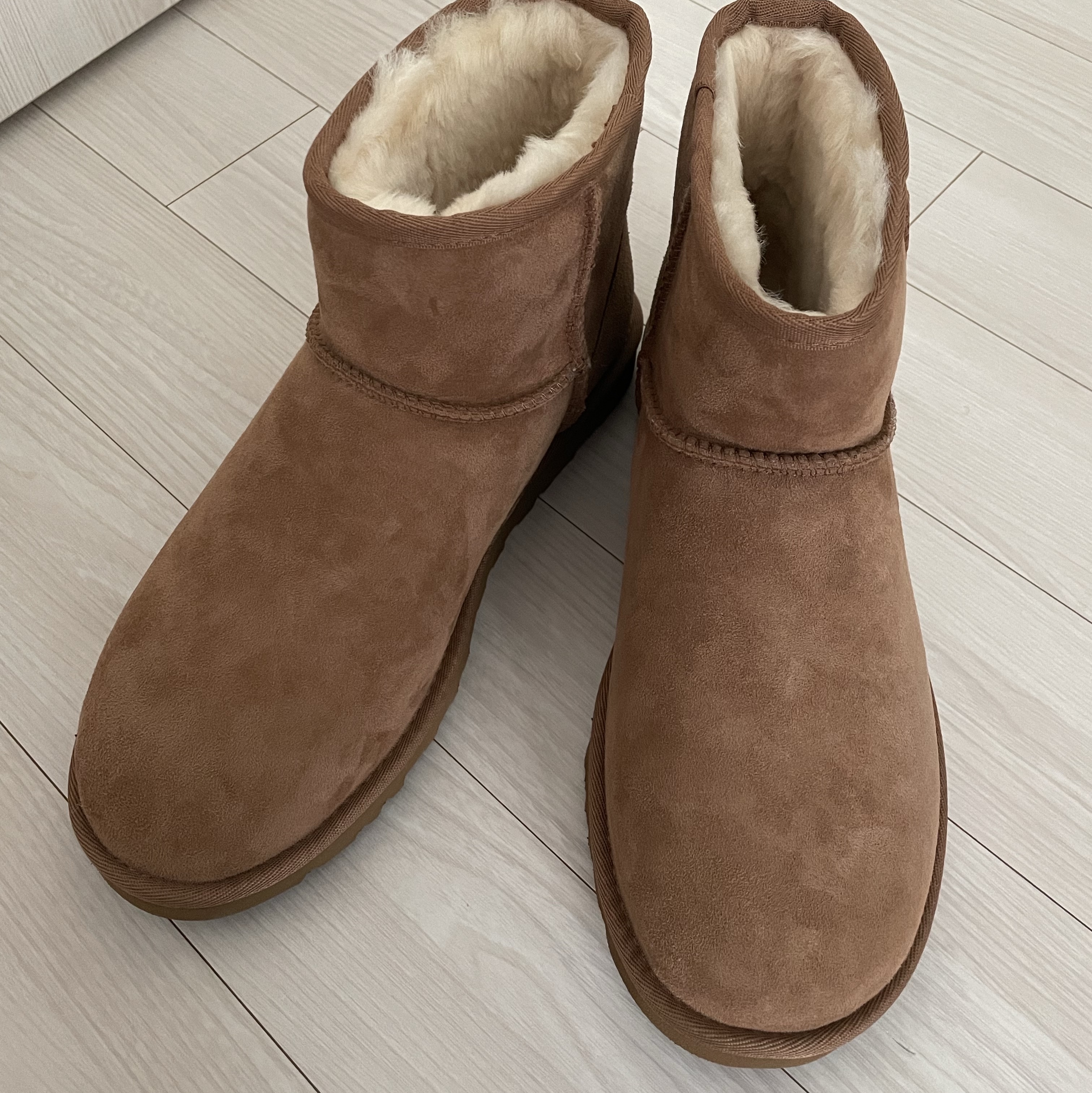 UGG Classic Mini Boots Chestnut 착용 스타일