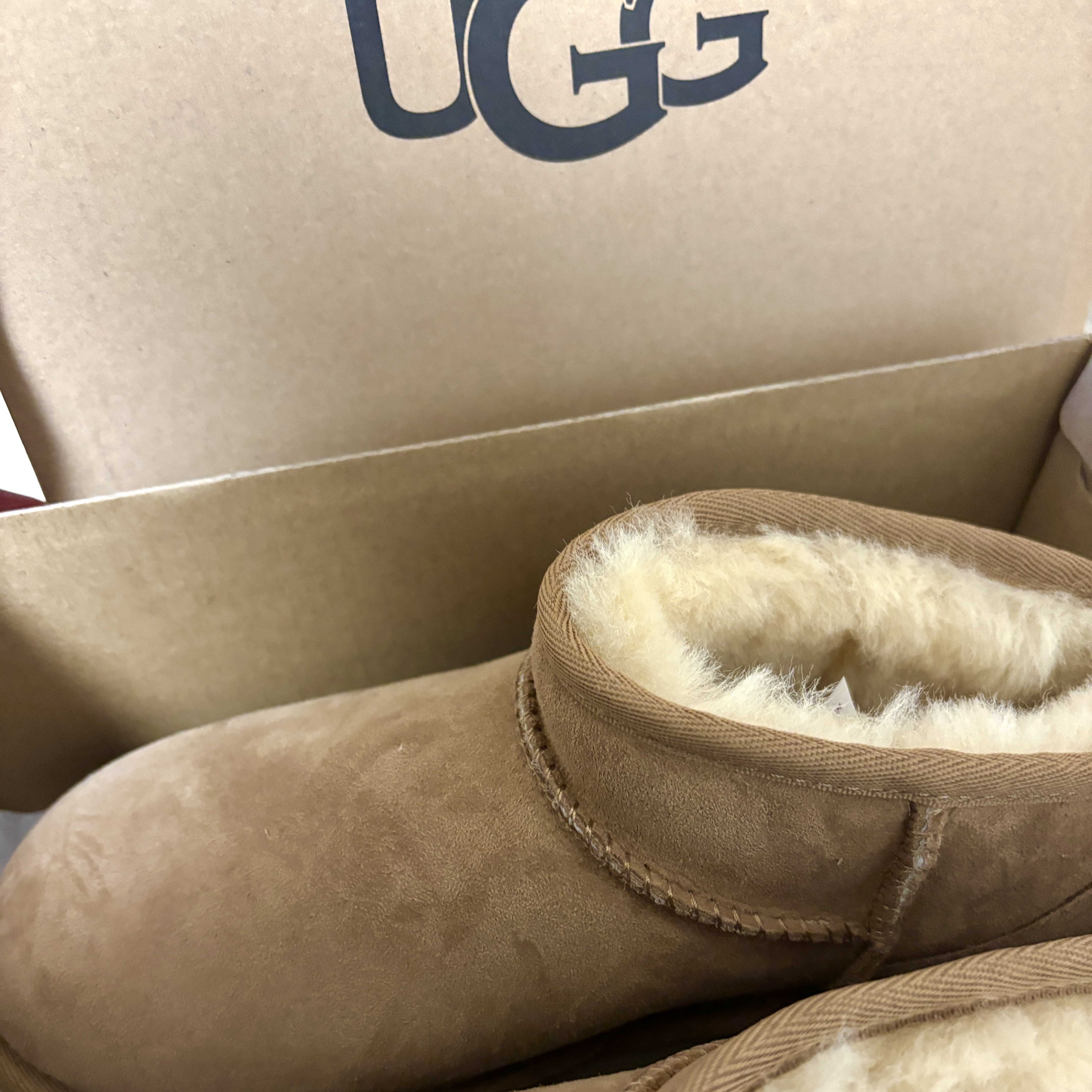 (W) UGG Classic Ultra Mini Boots Chestnut 착용 스타일