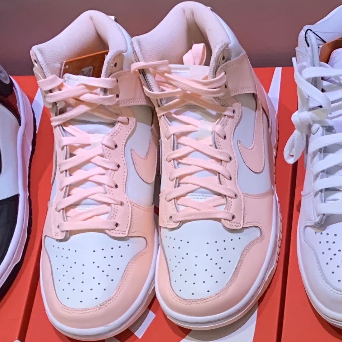 (W) Nike Dunk High Crimson Tint 착용 스타일