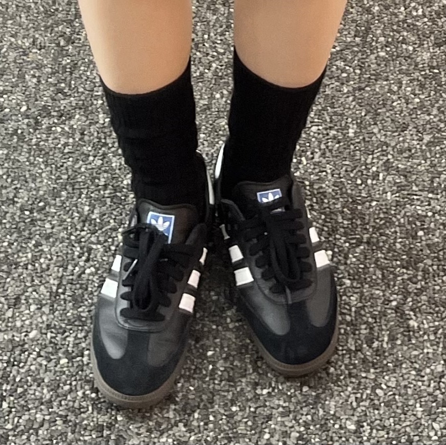 Adidas Samba OG Black White Gum 착용 스타일