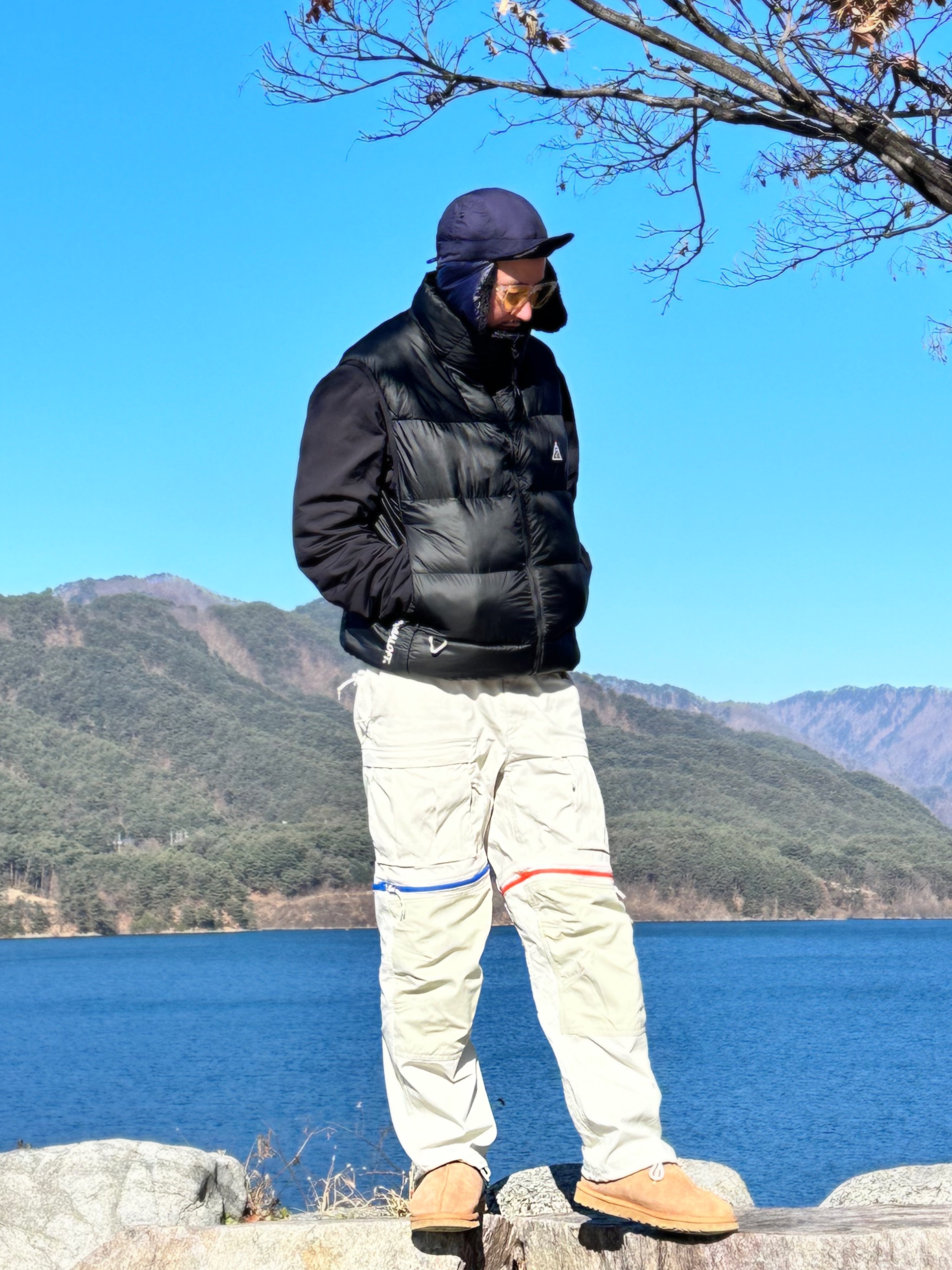 The North Face x Undercover Soukuu Down Cap TNF Black Aviator Navy, Nike ACG Therma-Fit ADV Lunar Lake Puffer Vest Black - Asia 착용 스타일