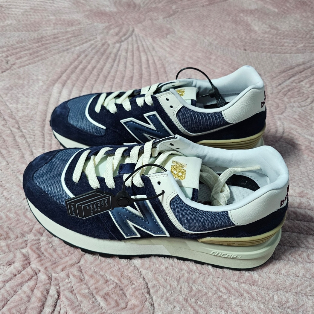 New Balance 574 Legacy Navy 착용 스타일 - 1