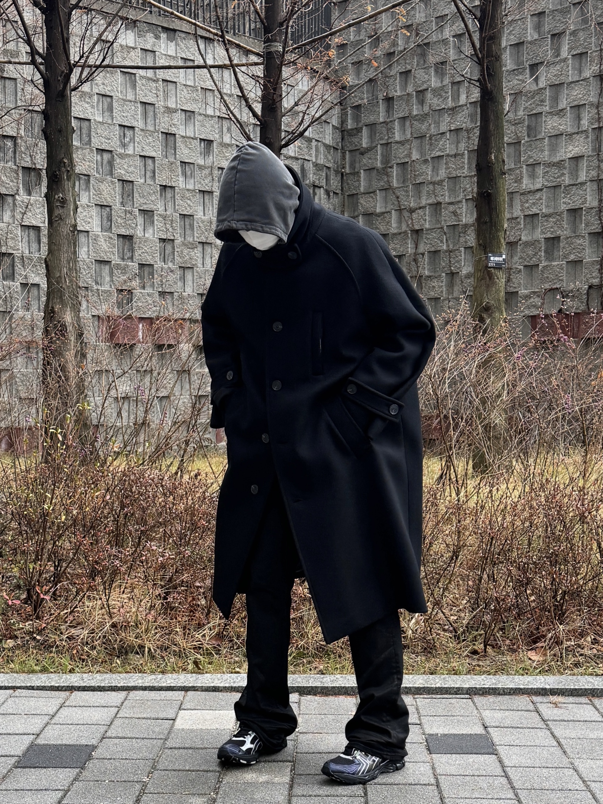 Asics x Atmos x Undermycar Gel-Kayano 14 Black Pure Silver, Undermycar Majanne Multi Button Oversized Wool Coat Black Oyster - 21FW 착용 스타일 - 2