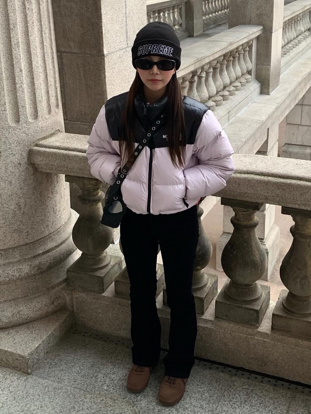 Balenciaga Arena Lambskin Le Cagole XS Shoulder Bag Black, Supreme Slant Beanie Black - 23FW 착용 스타일