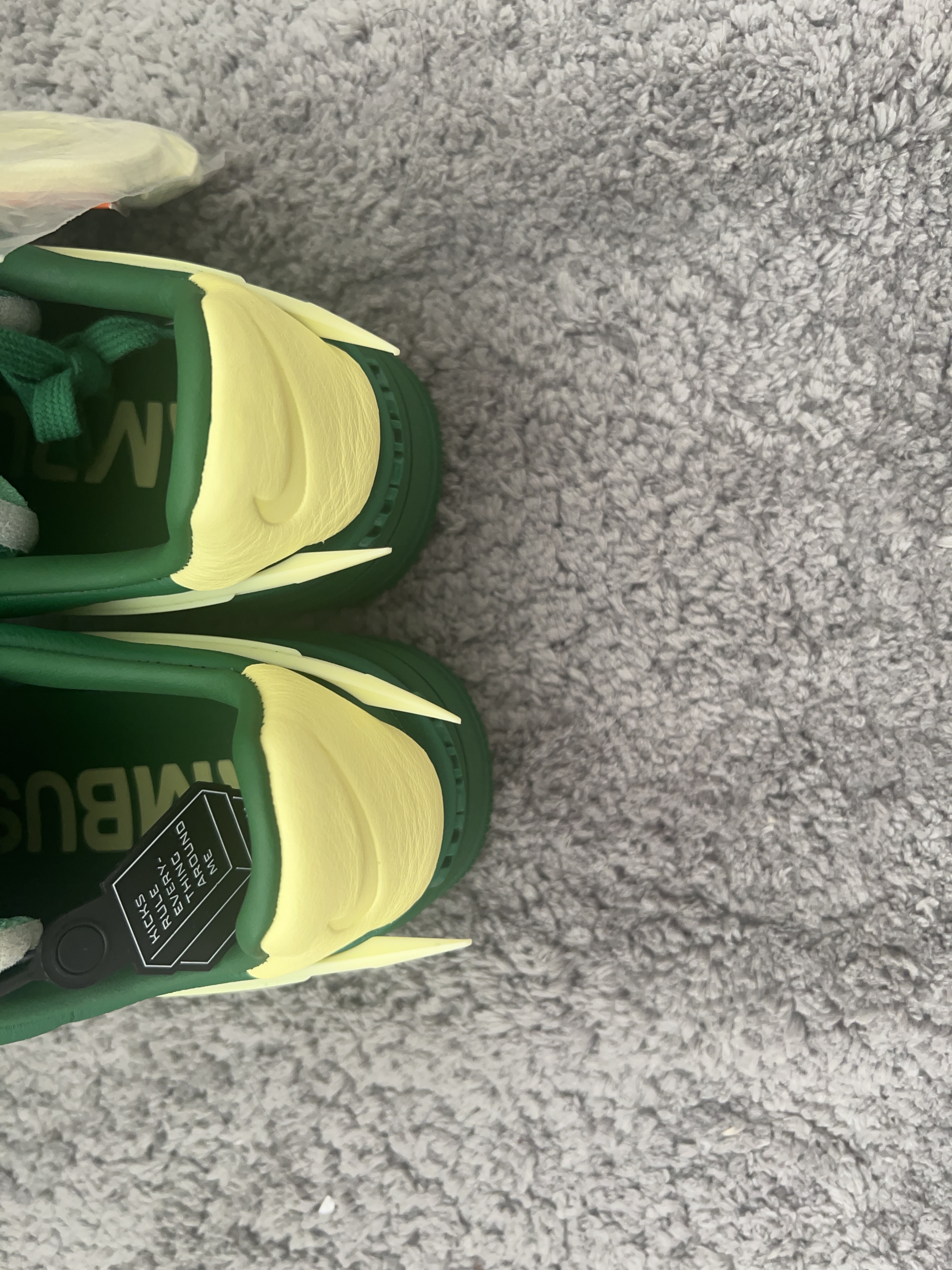 Nike x Ambush Air Force 1 Low SP Pine Green and Citron 착용 스타일 - 2