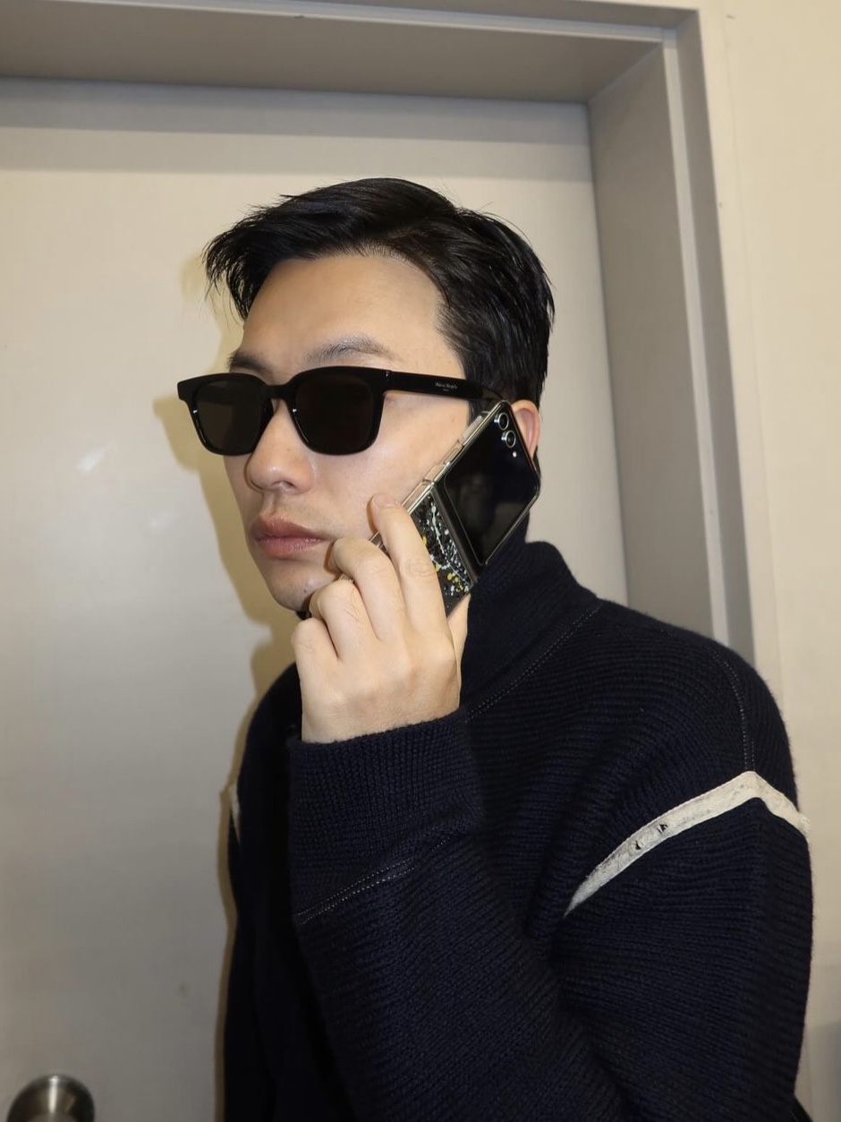 Gentle Monster x Maison Margiela MM007 Black Black 착용 스타일