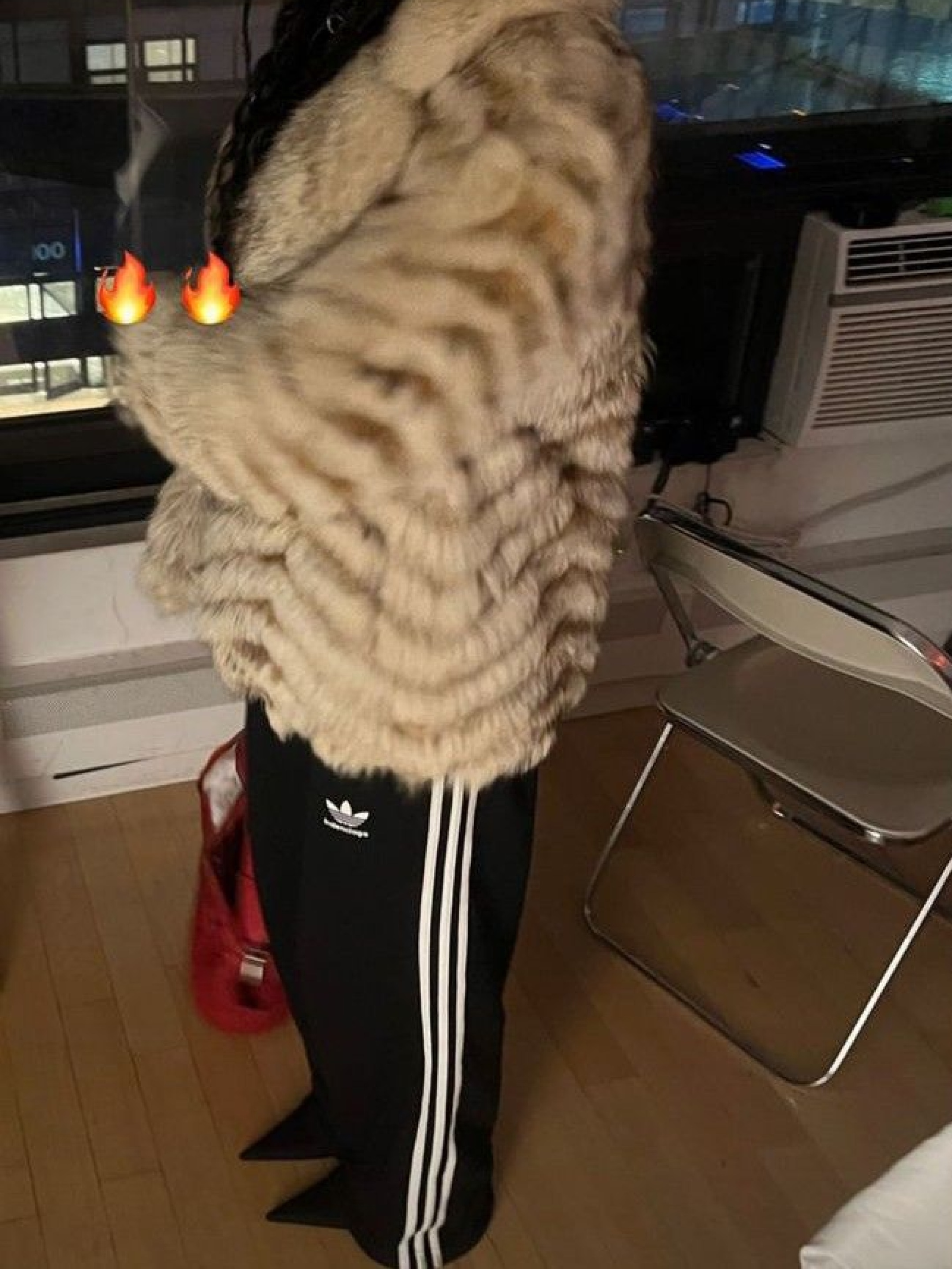 Balenciaga x Adidas Tracksuit Trousers Black, Balenciaga x Adidas Baggy Sweatpants Small Fit Black 착용 스타일 - 5
