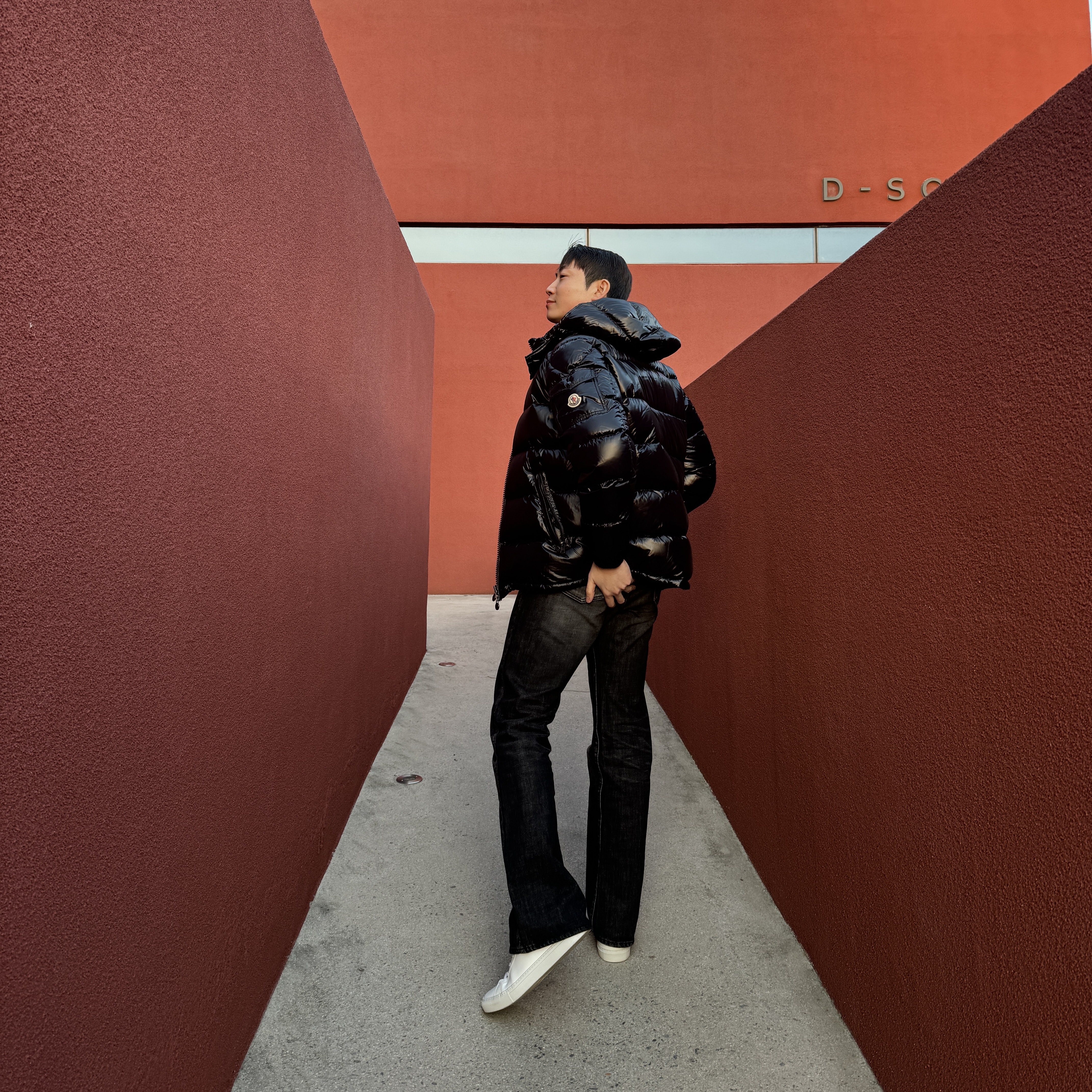 Moncler Maya Short Down Jacket Black - 23FW, Common Projects Original Achilles Low White 착용 스타일