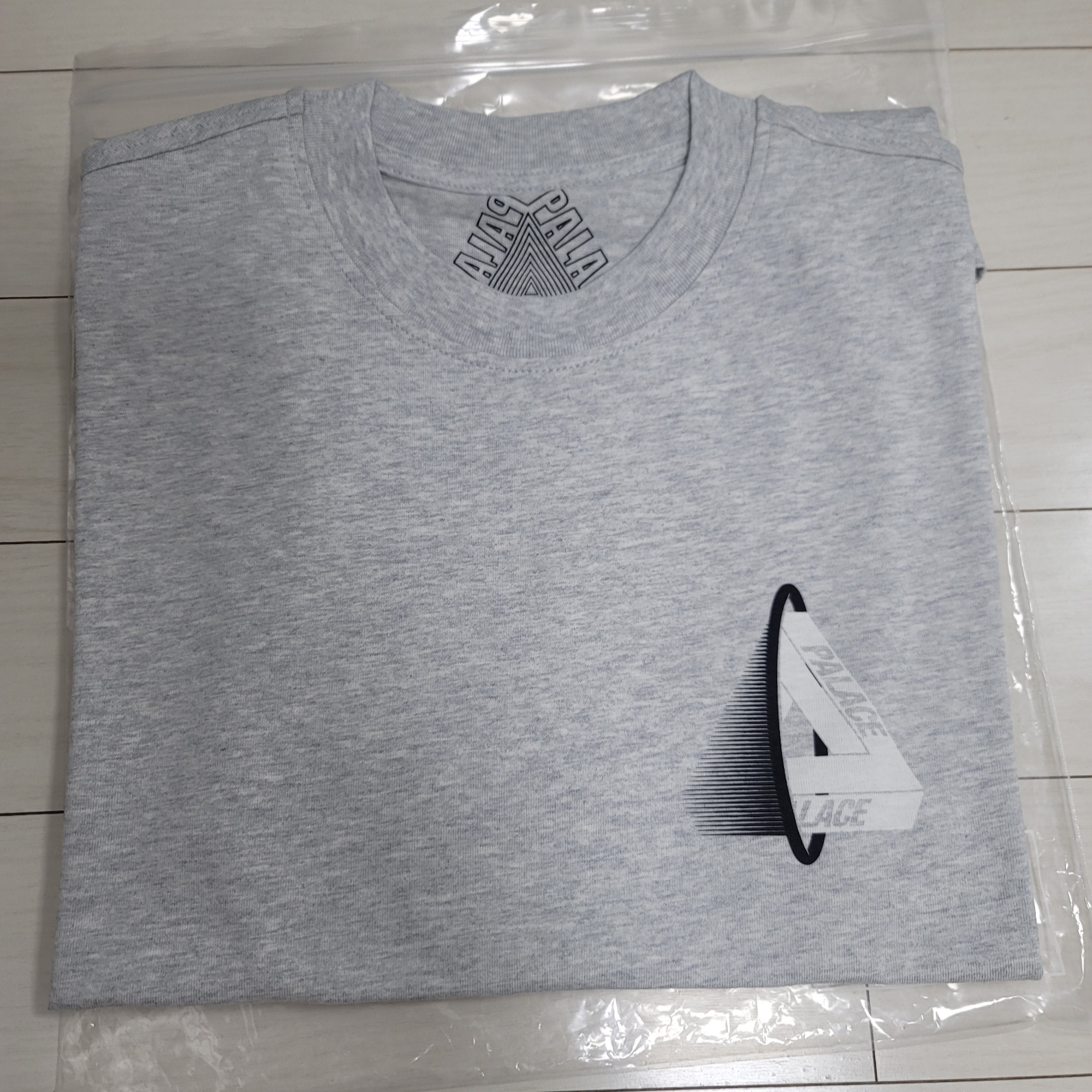 Palace Tri-Void T-Shirt Grey Marl - 23FW 착용 스타일
