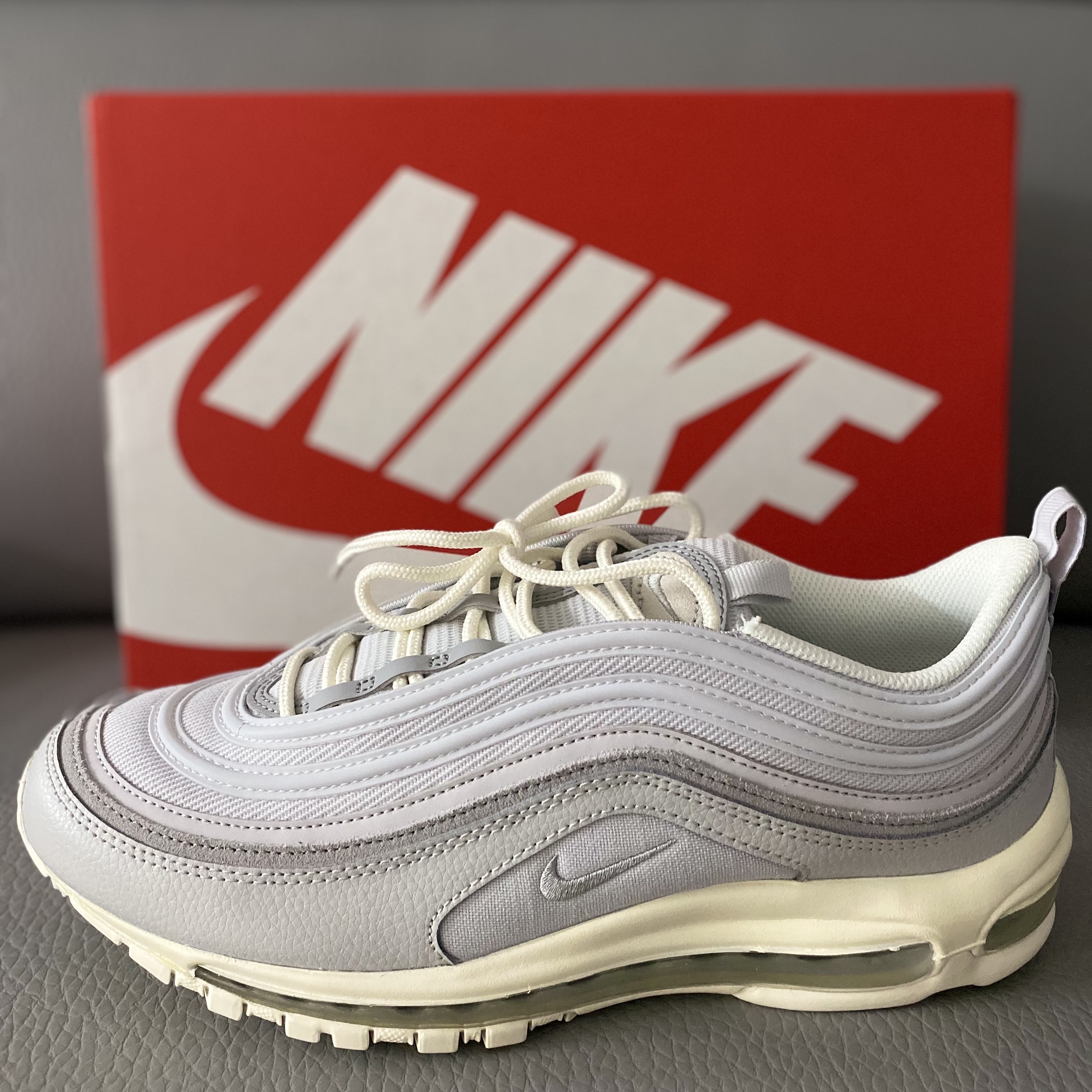 Nike Air Max 97 SE Pure Platinum Wolf Grey 착용 스타일