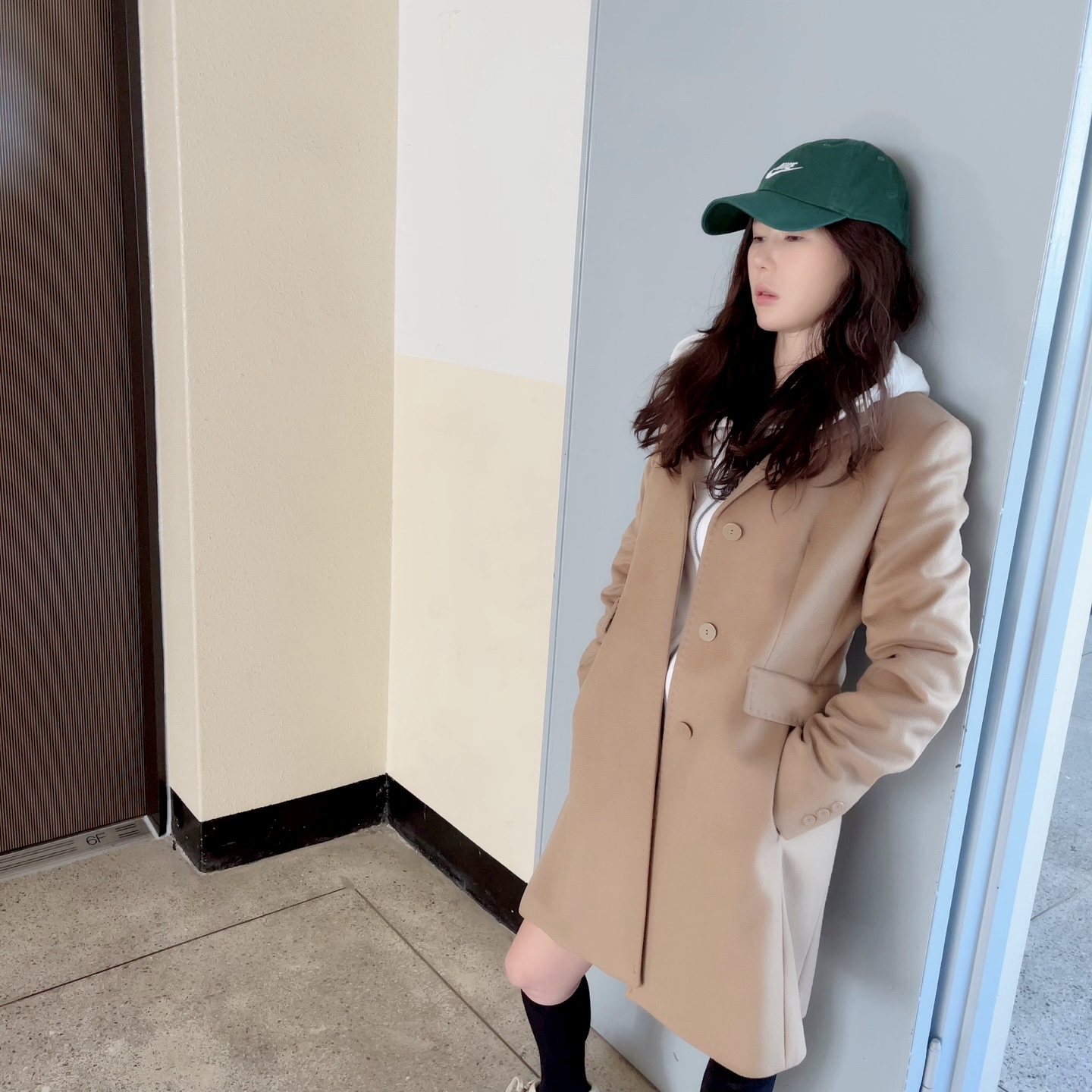 (W) Max Mara Elmi Double Breasted Camel Coat Beige 착용 스타일
