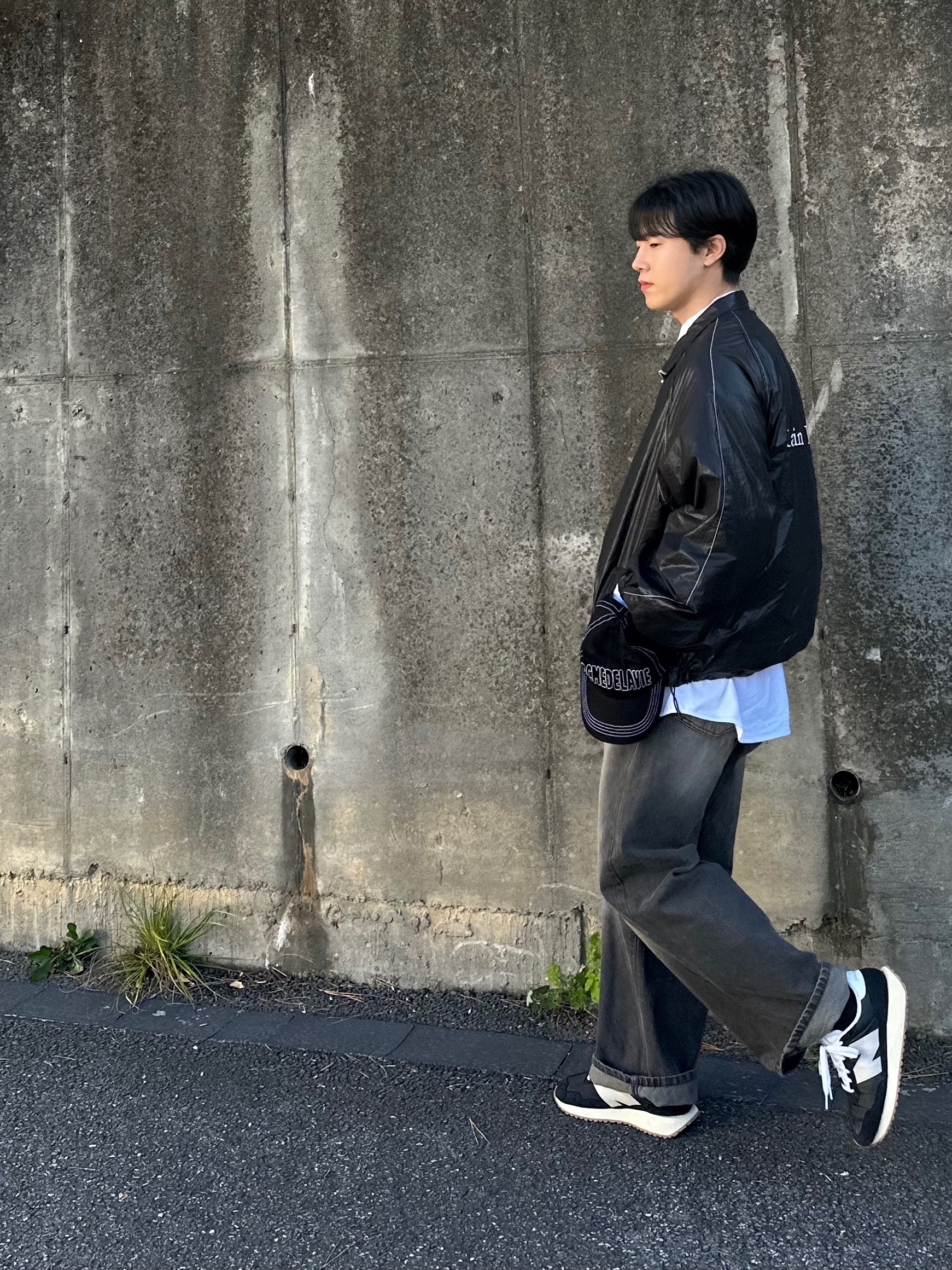 (W) Matin Kim Logo Coating Jumper Black, New Balance 237 Black White 착용 스타일 - 5
