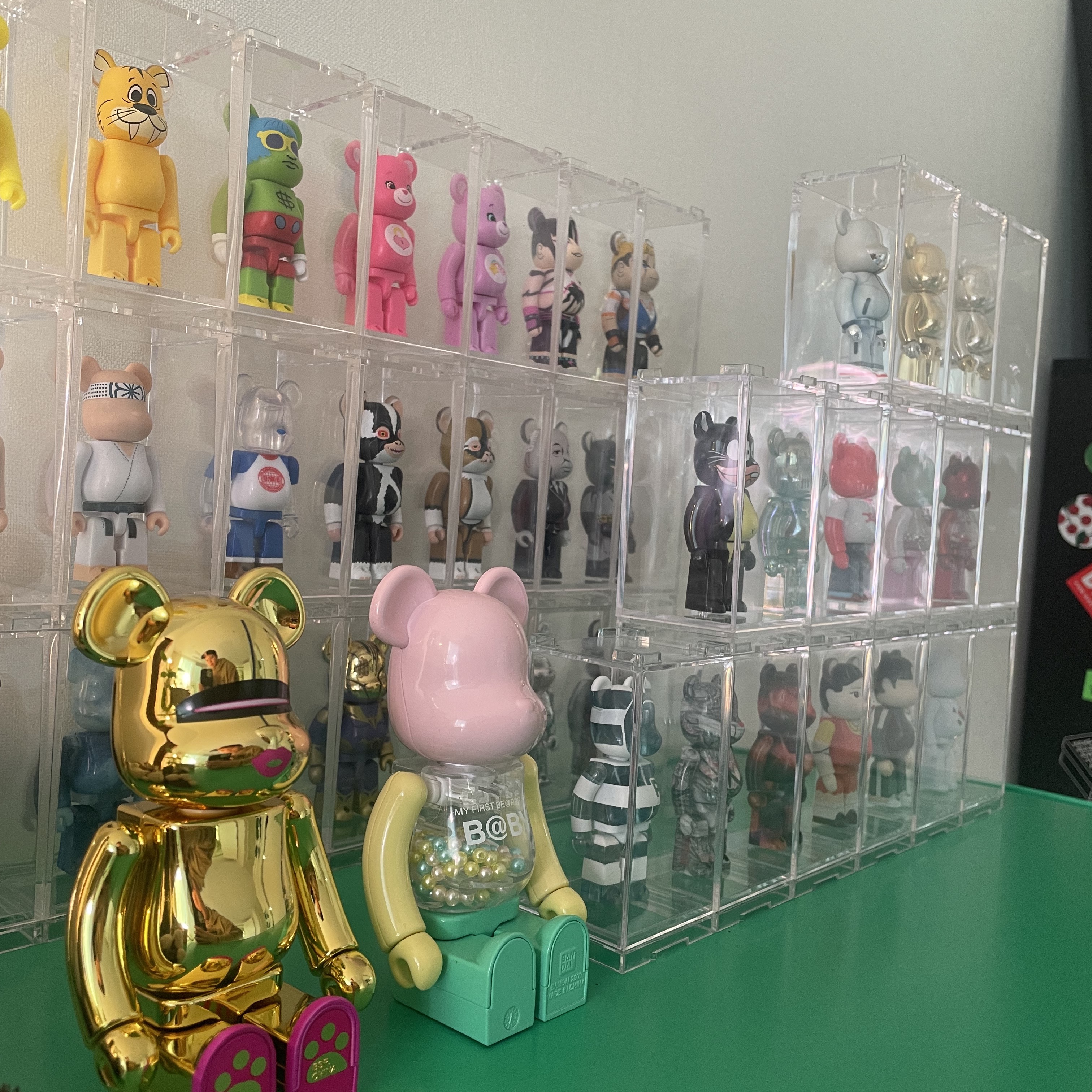 Bearbrick x Hajime Sorayama 200% Gold 착용 스타일