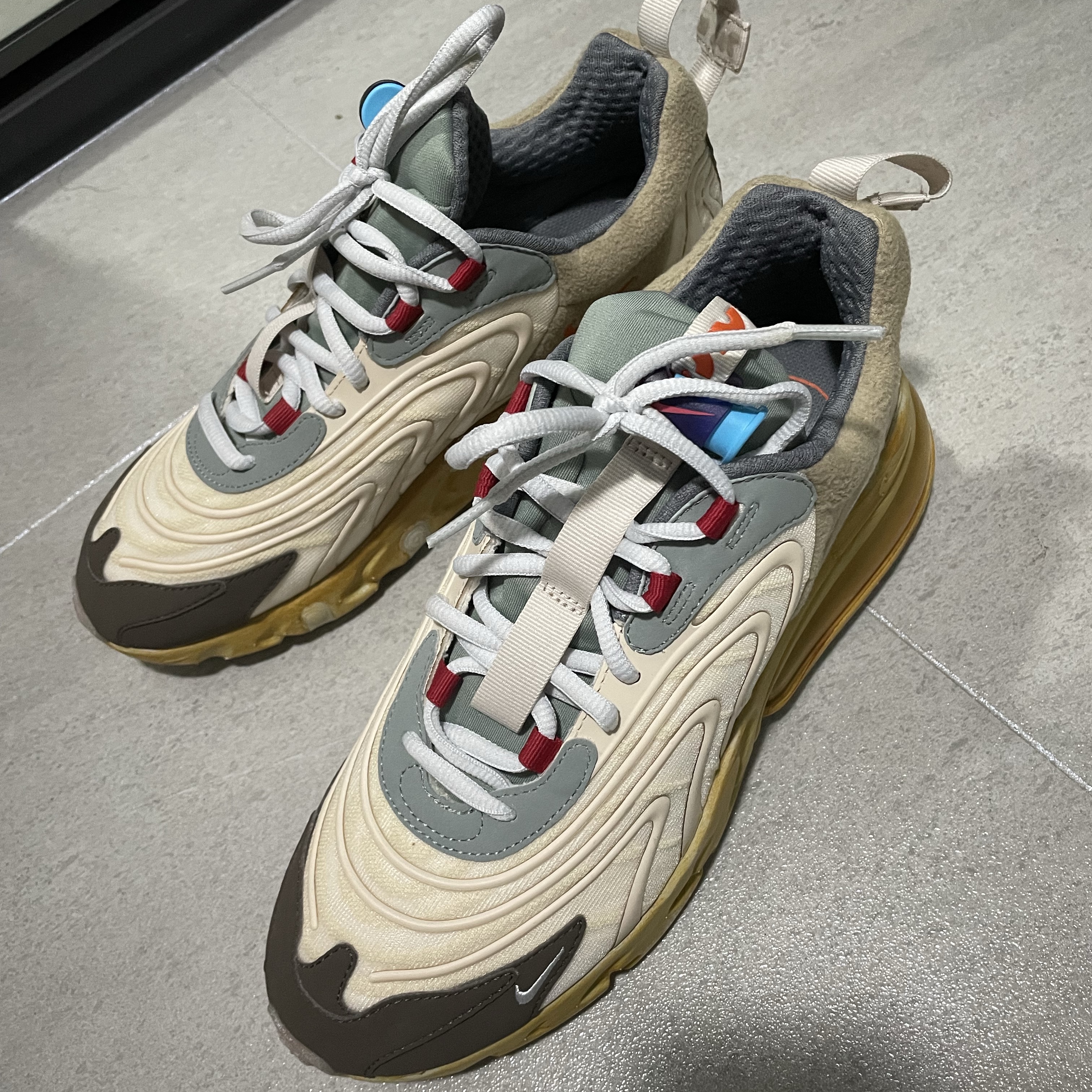 Nike x Travis Scott Air Max 270 React Cactus Trails 착용 스타일
