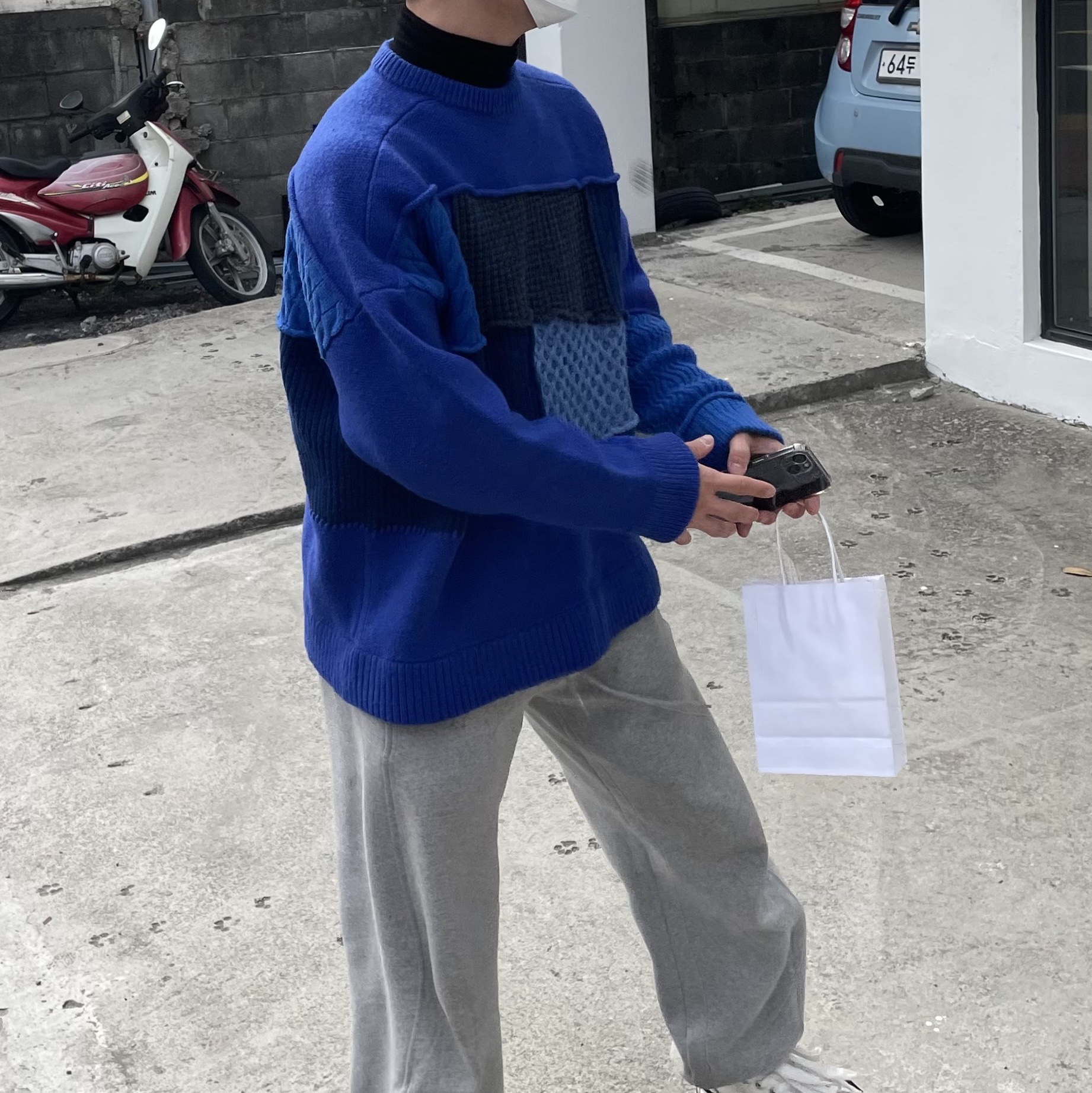 Zara x Ader Error Patchwork Oversize Sweater Blue 착용 스타일 - 2