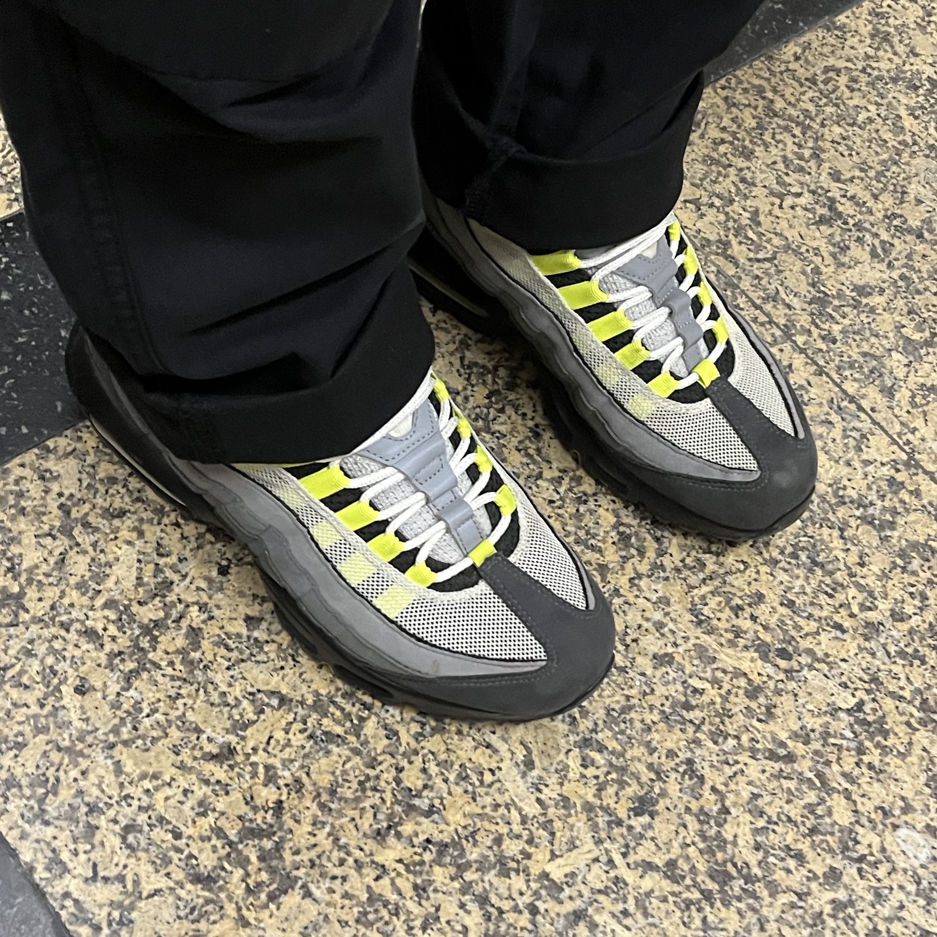 Nike Air Max 95 OG Neon Yellow 2020 착용 스타일