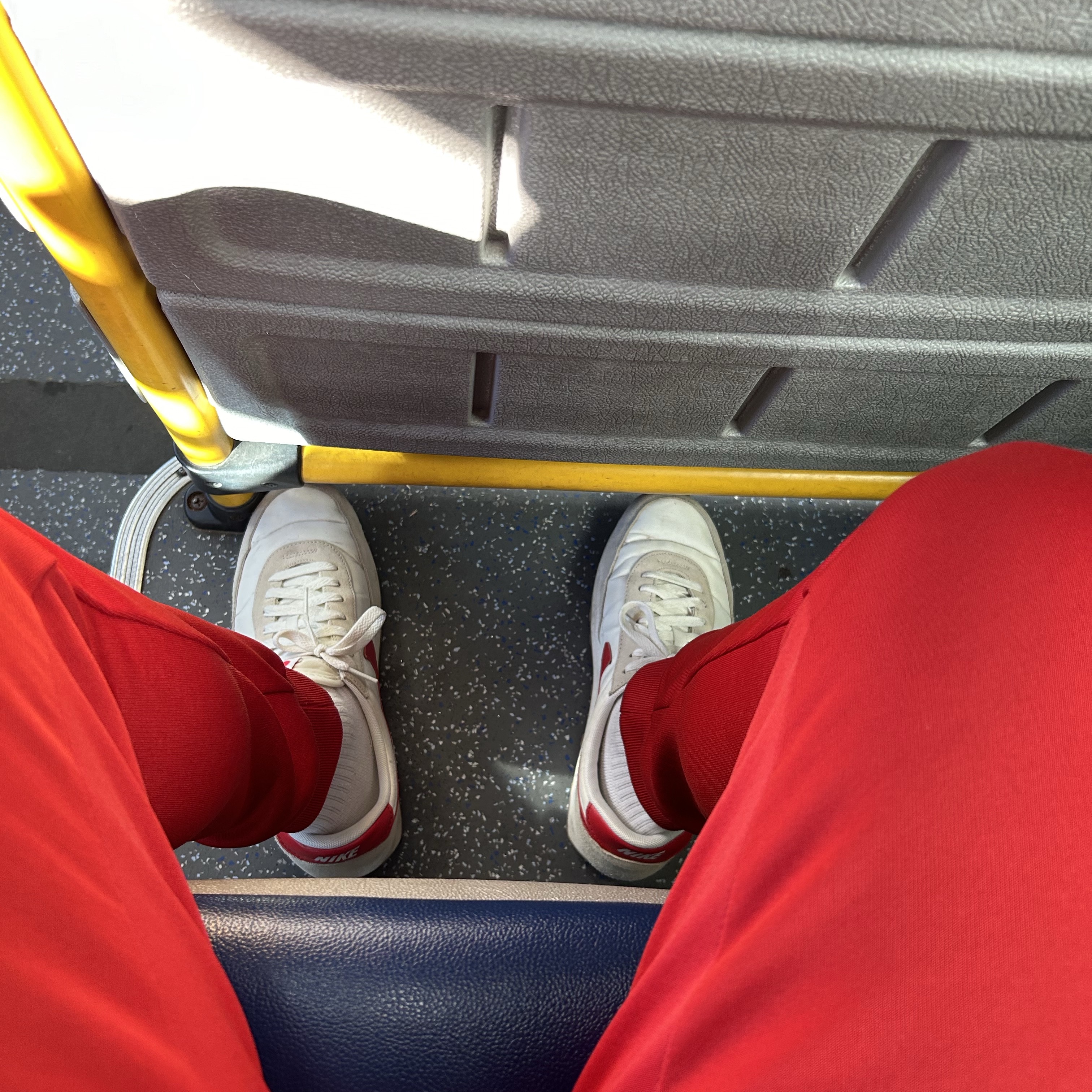 (W) Nike Daybreak Summit White University Red 착용 스타일