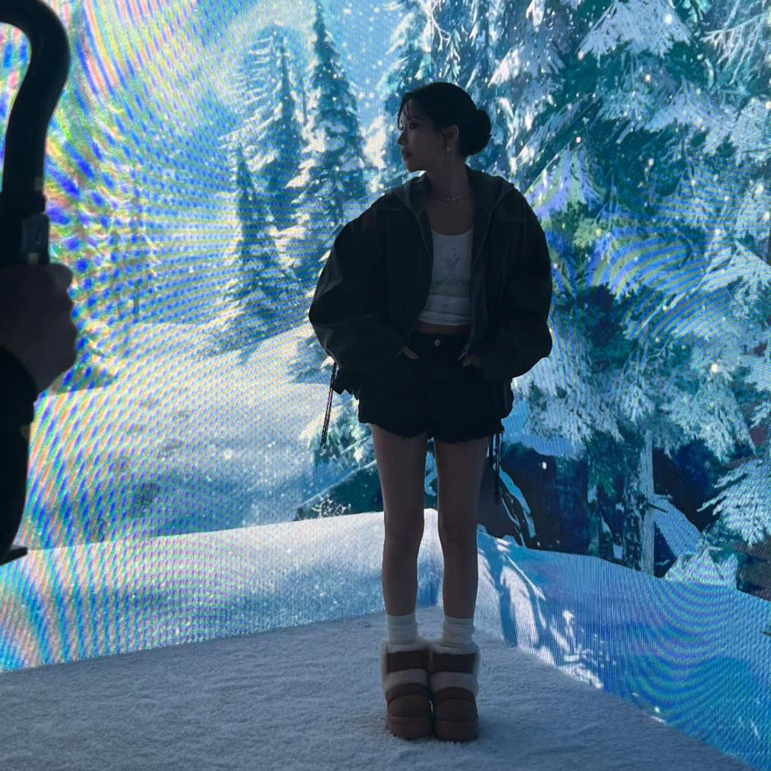 (W) UGG Classic Chillapeak Boots Chestnut 착용 스타일 - 4