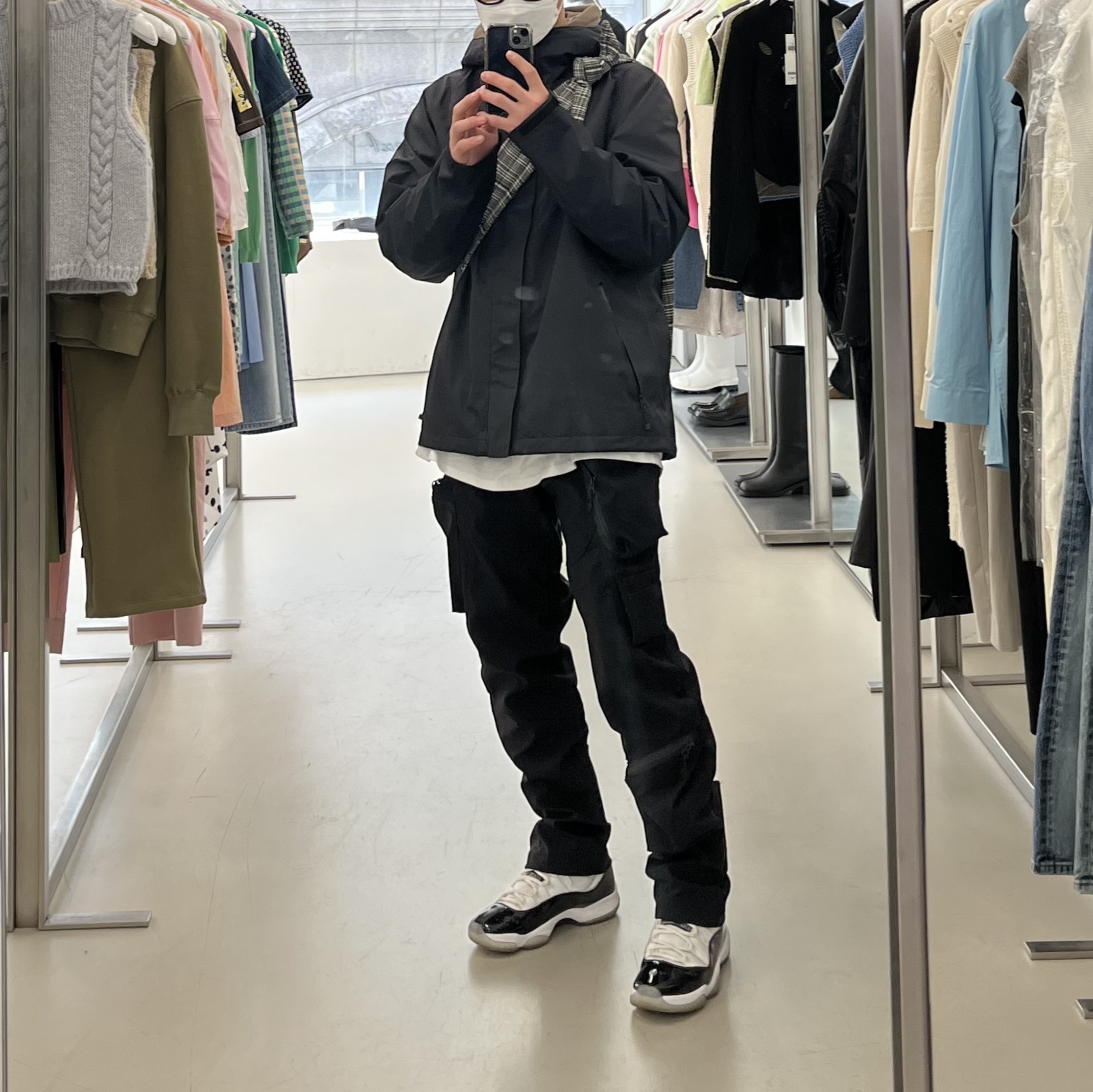 Undermycar Bucky Multi Pocket Dynamic Pants Rookie Black - 22SS, Jordan 11 Retro Concord 2018 착용 스타일 - 3