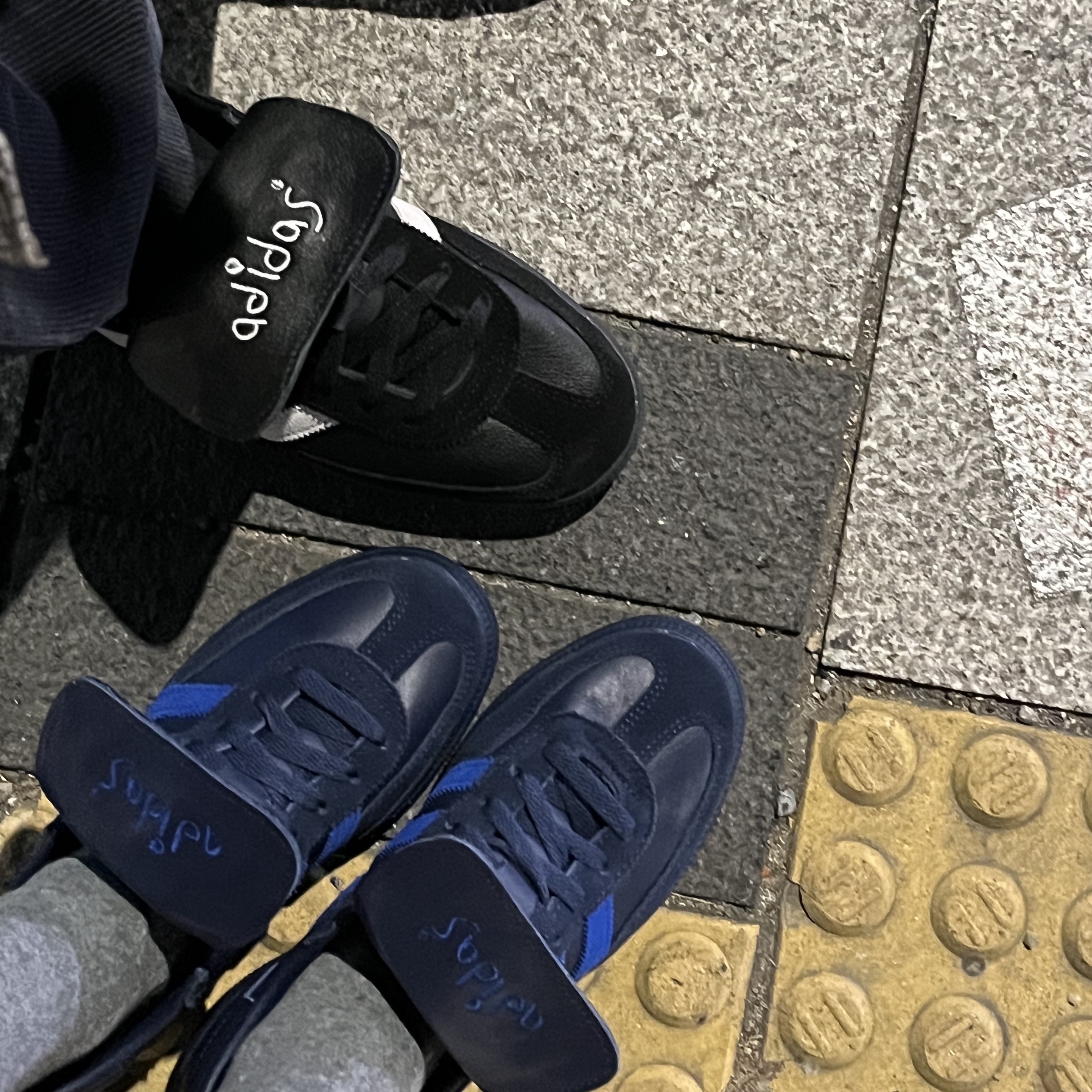 Adidas Spezial Handball Night Indigo Power Blue 착용 스타일