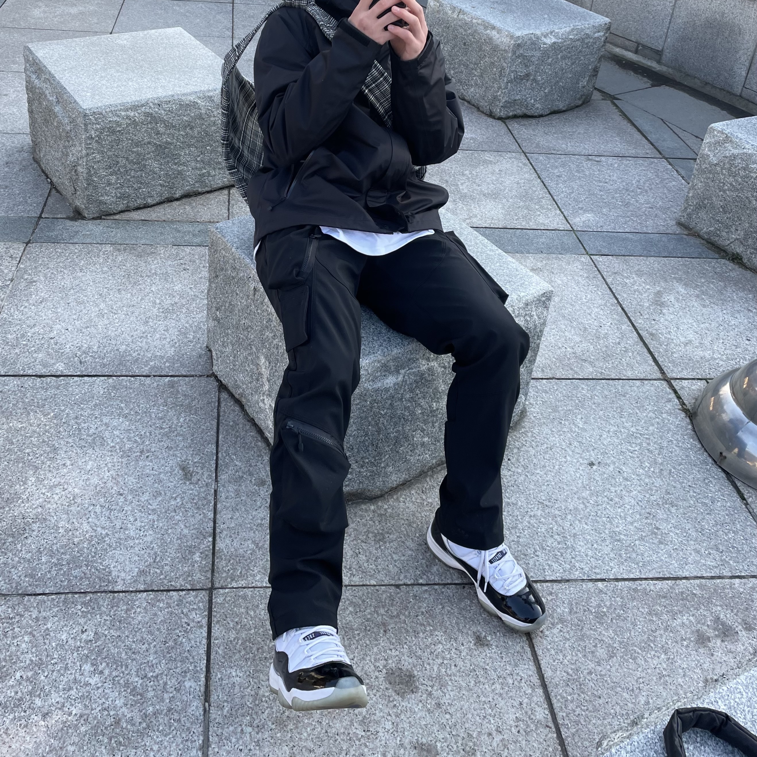 Undermycar Bucky Multi Pocket Dynamic Pants Rookie Black - 22SS, Jordan 11 Retro Concord 2018 착용 스타일 - 4