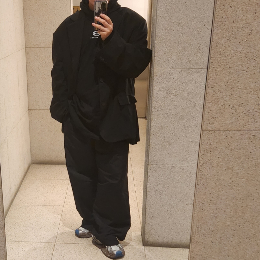 Balenciaga Skater Tailored Jacket Black 착용 스타일