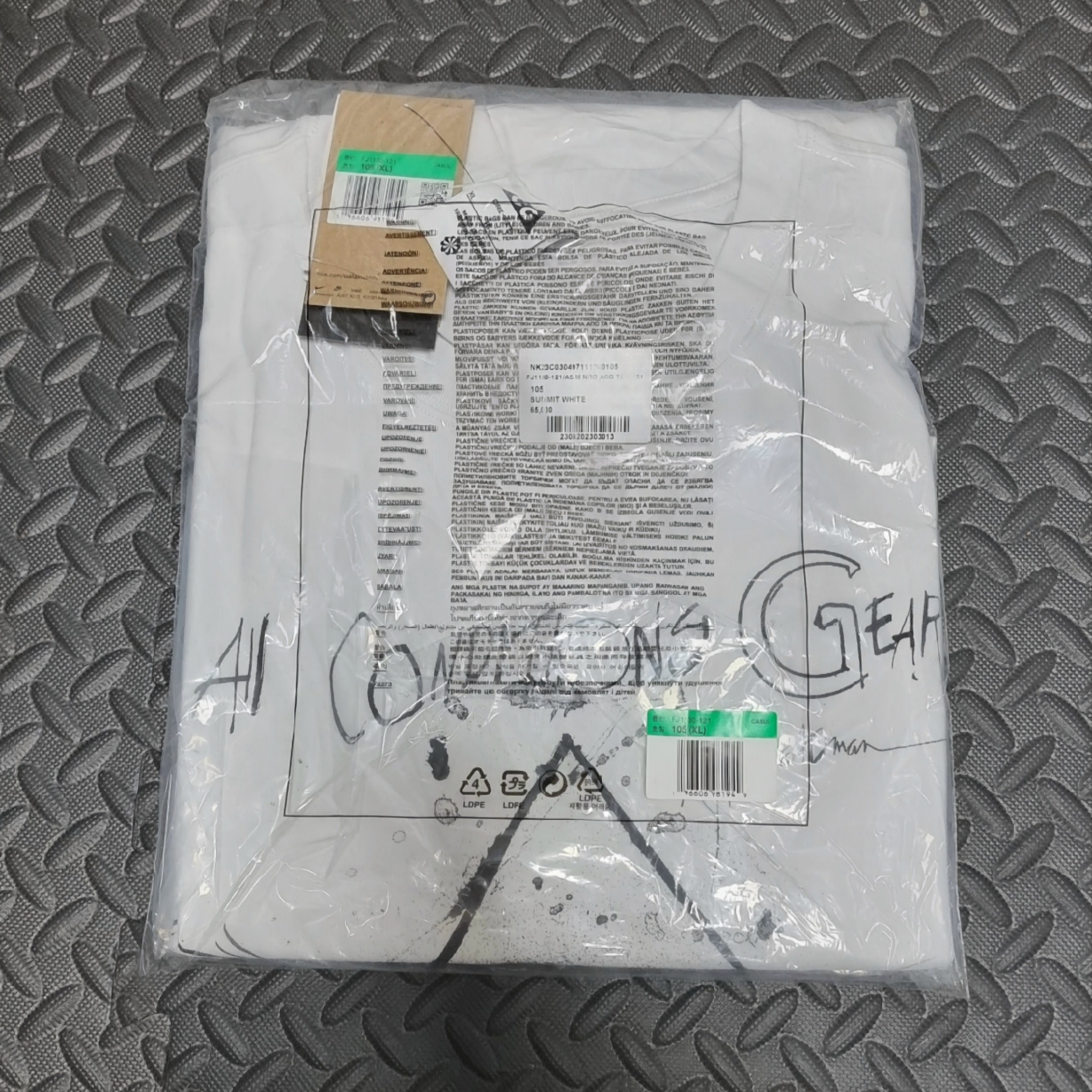 Nike ACG Ralph Steadman T-Shirt Summit White - Asia 착용 스타일