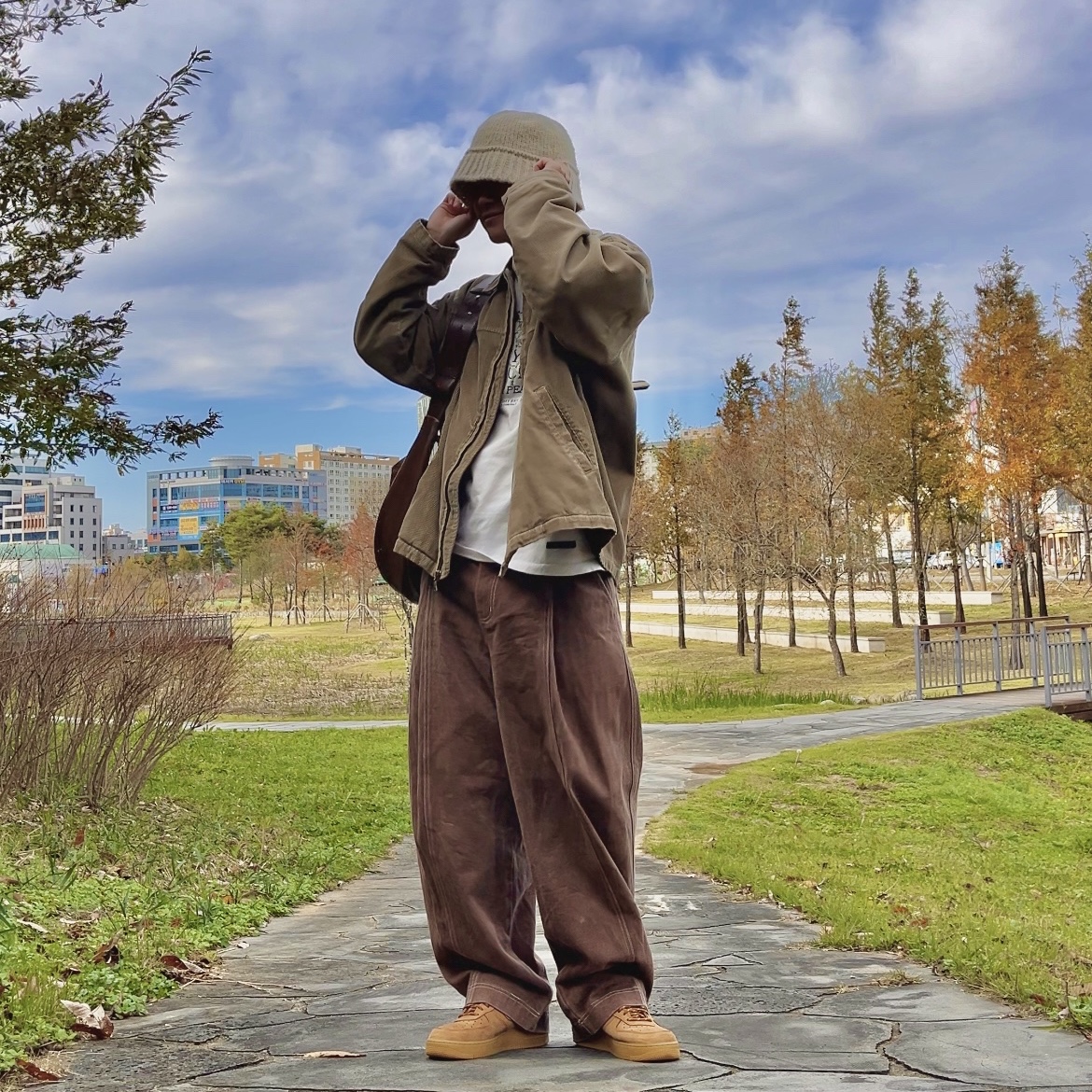 Nike Air Force 1 '07 WB Flax 착용 스타일 - 3