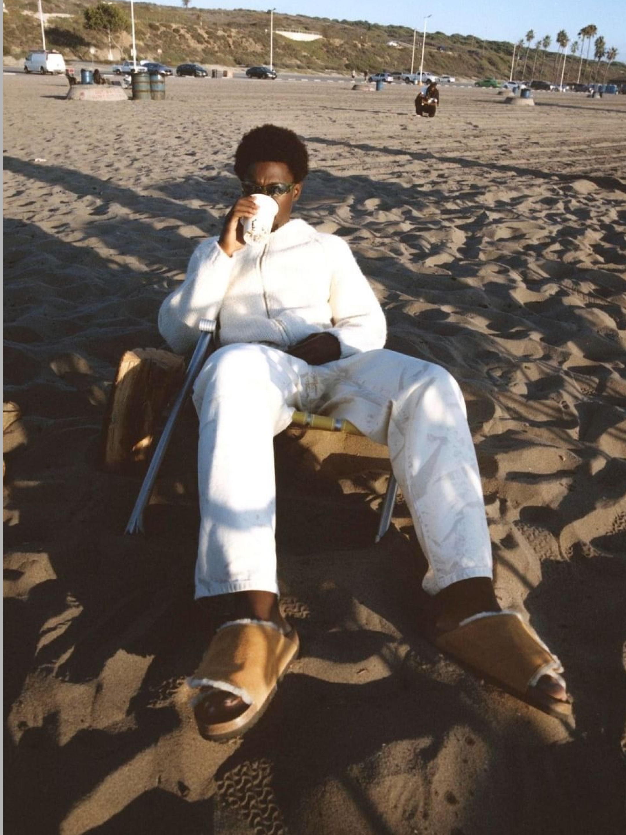 Birkenstock x Stussy Solana Shearling Slide Bone, Birkenstock x Stussy Solana Shearling Slide Washed Green 착용 스타일 - 5